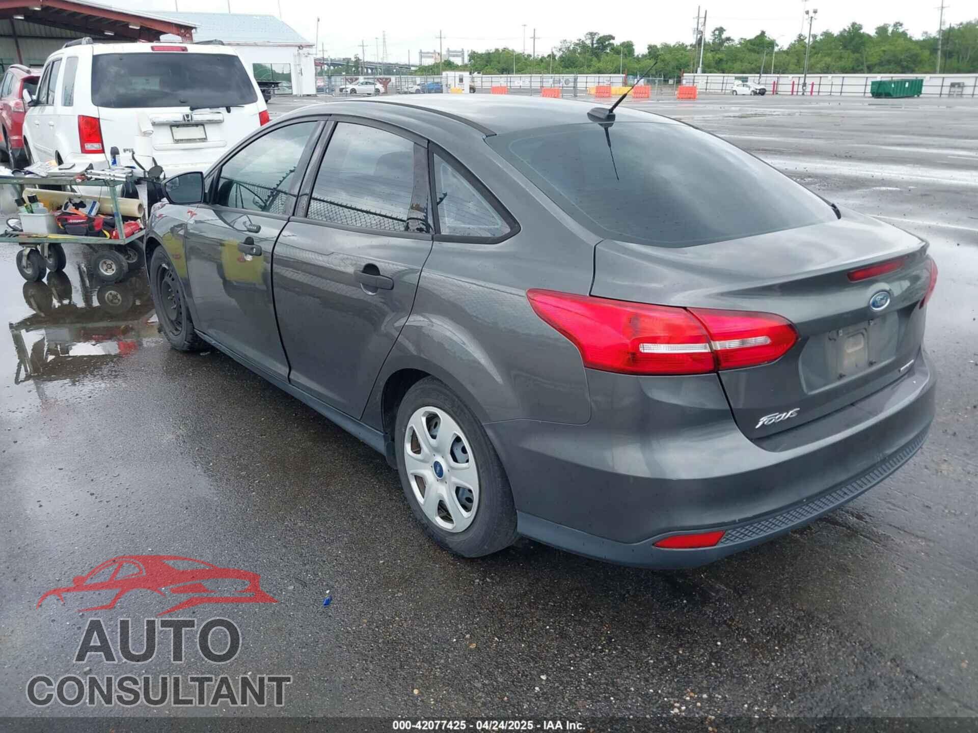 FORD FOCUS 2015 - 1FADP3E23FL298209
