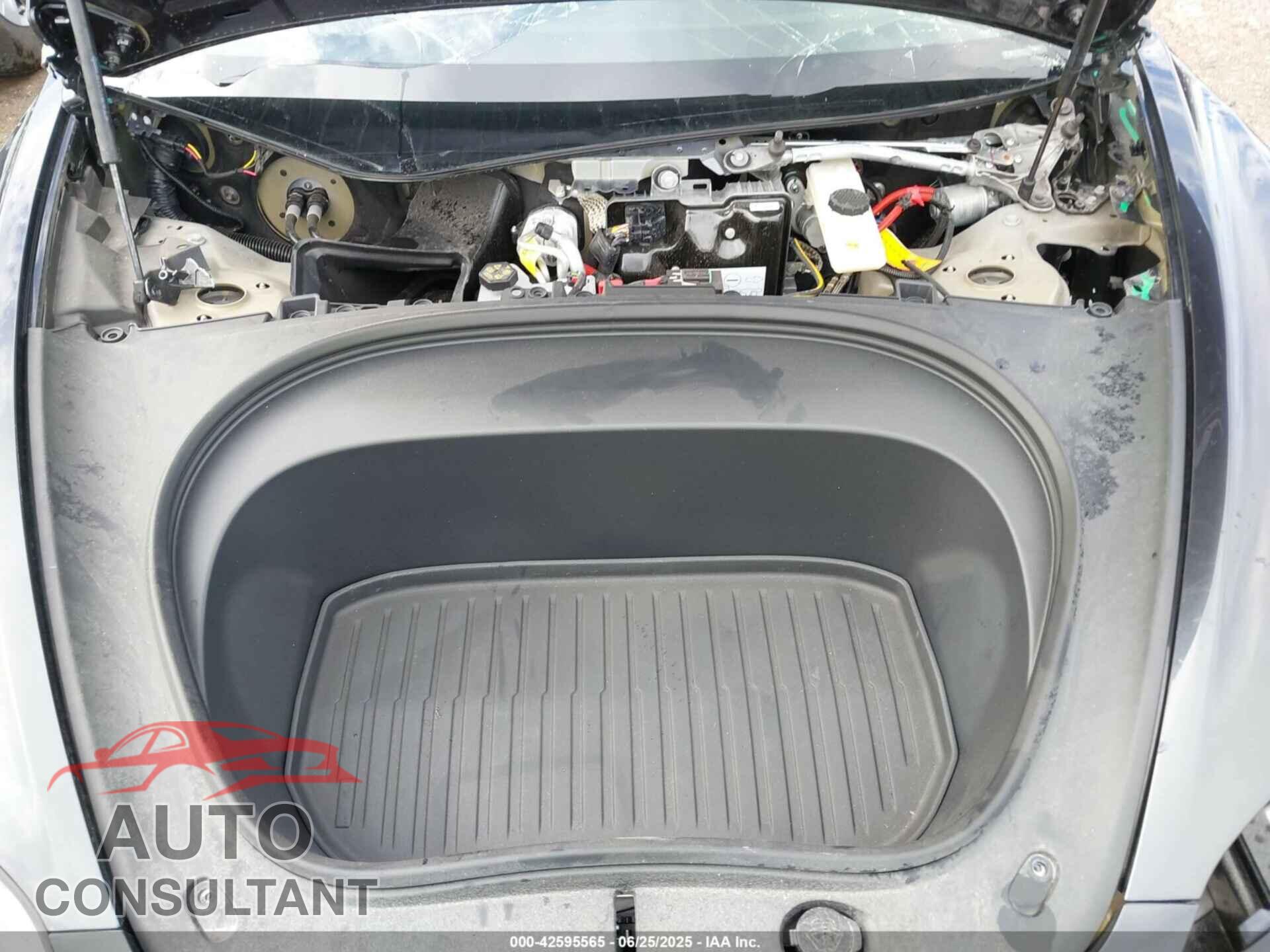 TESLA MODEL 3 2024 - 5YJ3E1EA4RF863260