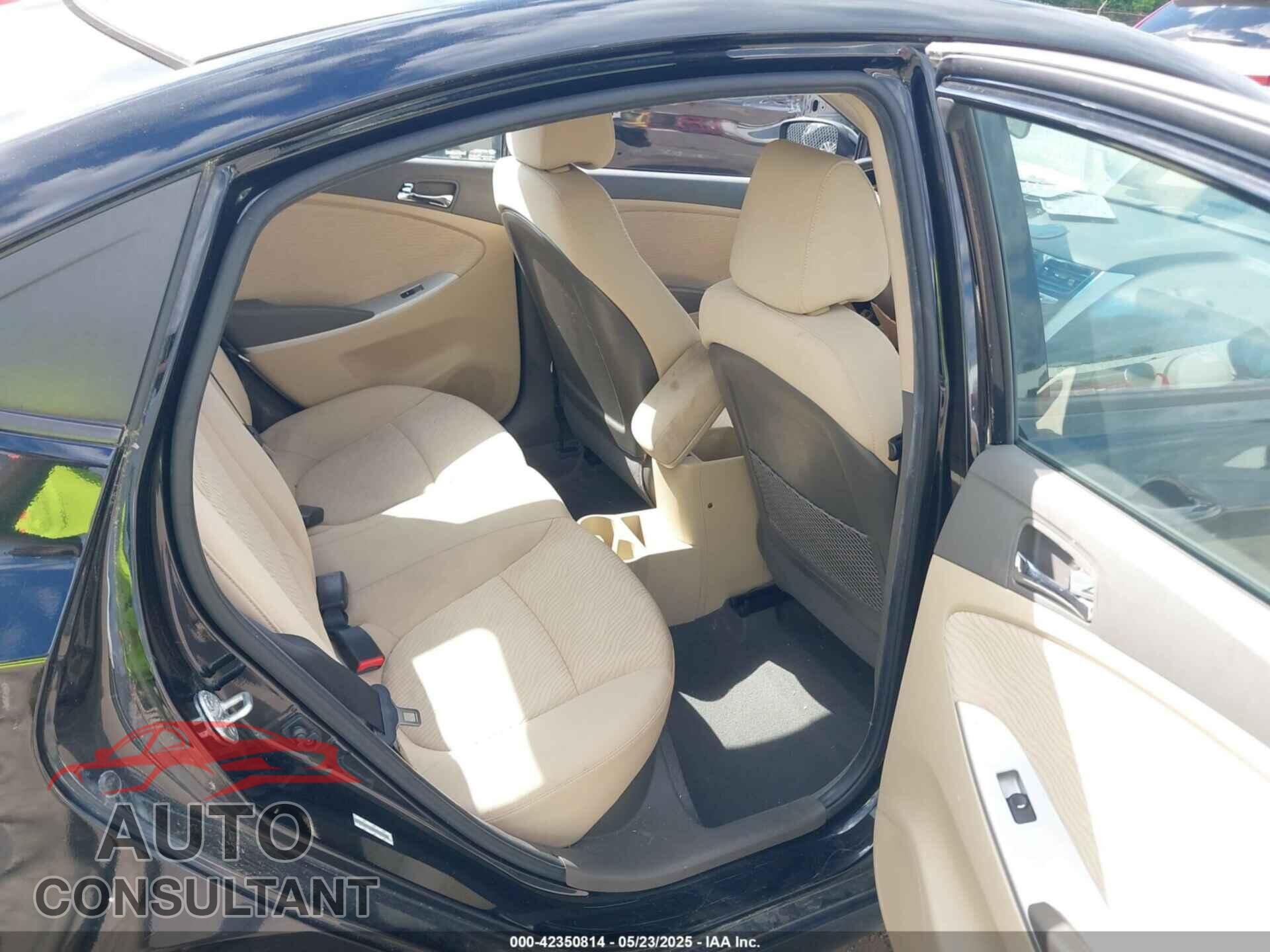 HYUNDAI ACCENT 2013 - KMHCU4AEXDU570388