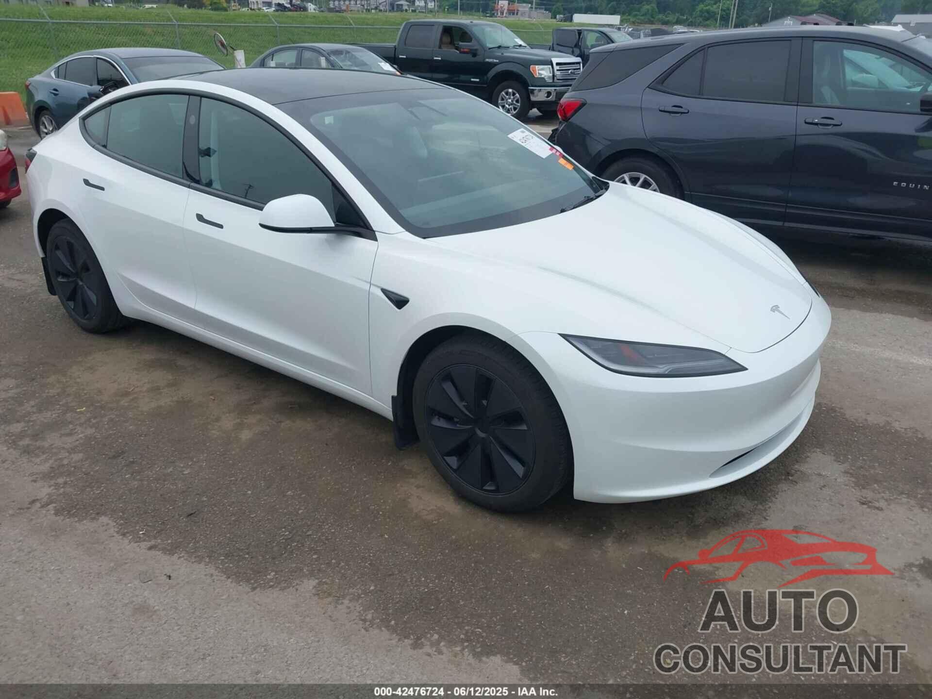 TESLA MODEL 3 2025 - 5YJ3E1EB5SF893625