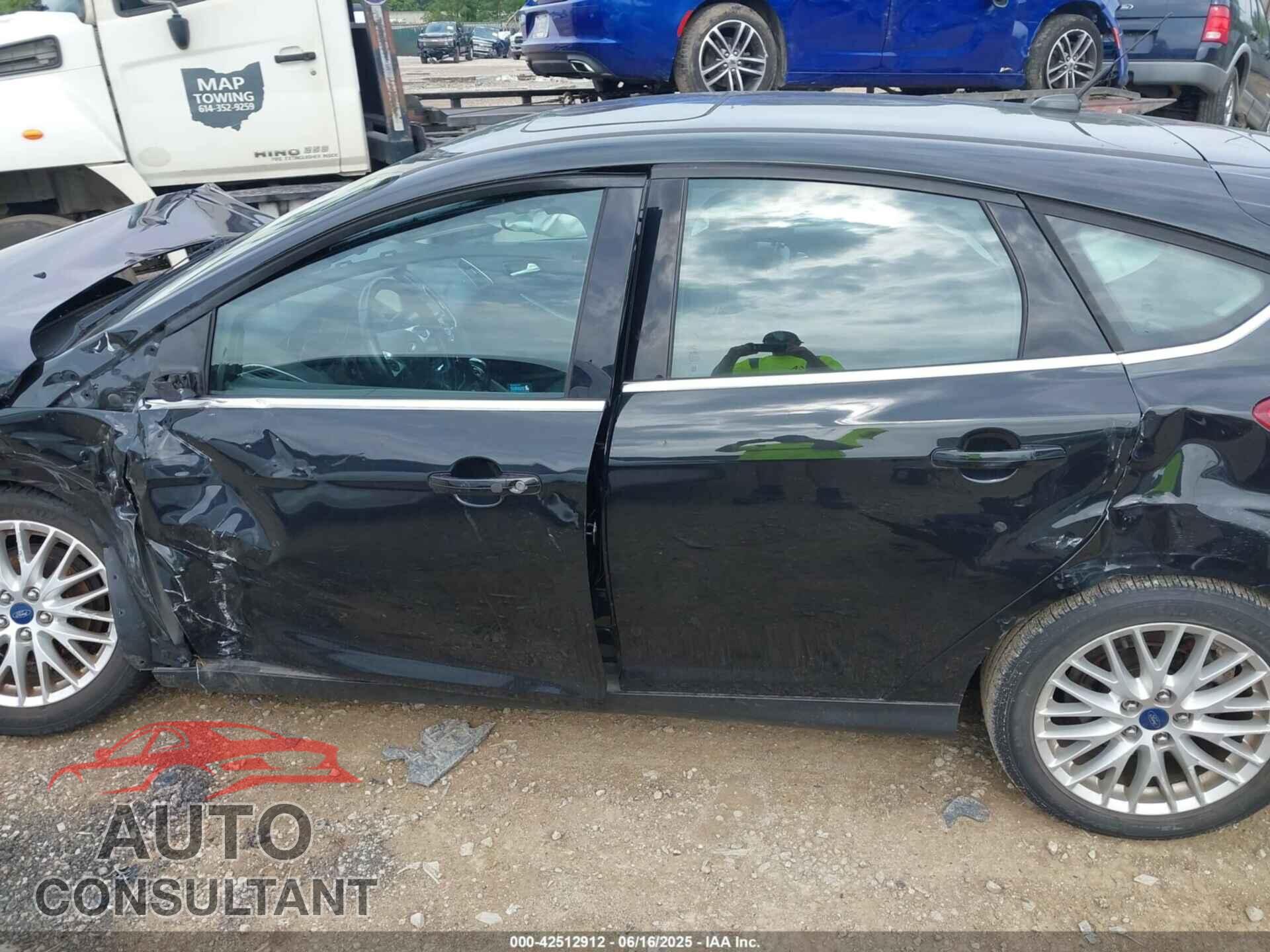 FORD FOCUS 2014 - 1FADP3N25EL194433