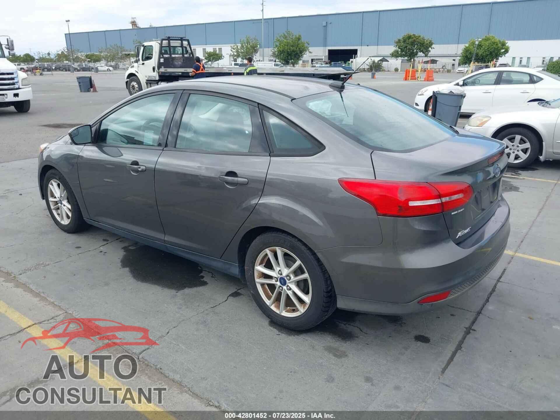 FORD FOCUS 2015 - 1FADP3F24FL300693