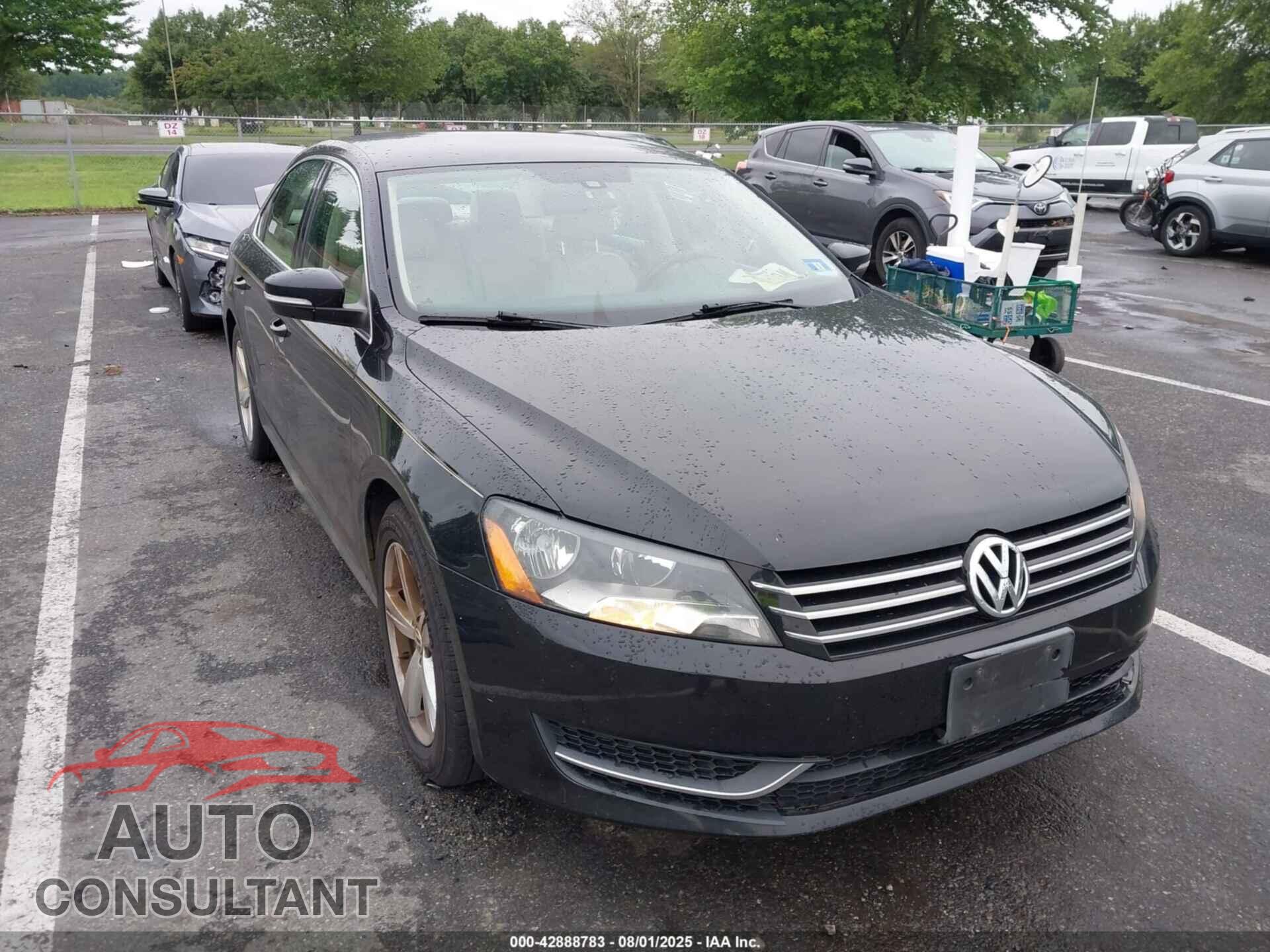 VOLKSWAGEN PASSAT 2013 - 1VWBP7A35DC108170