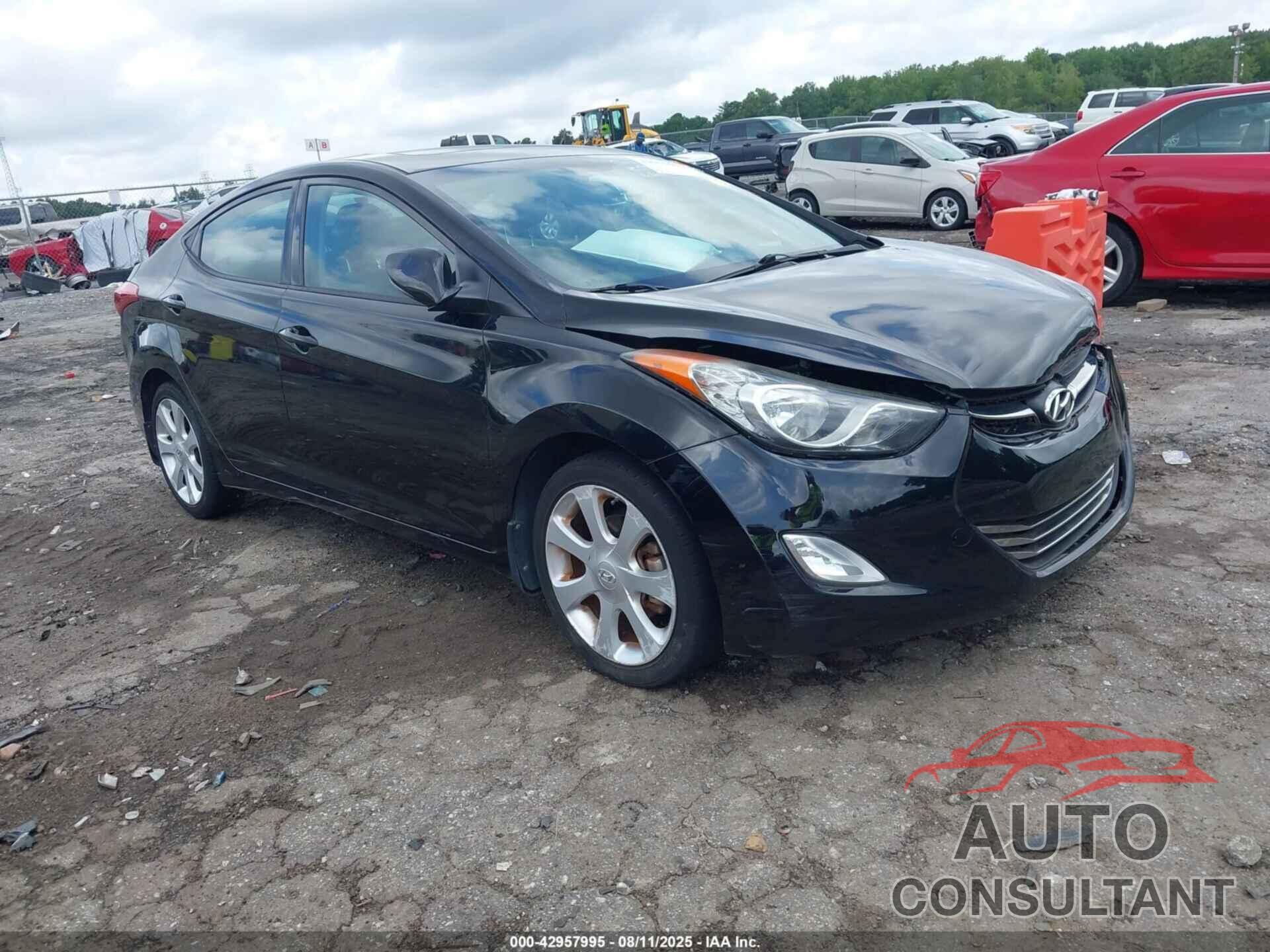 HYUNDAI ELANTRA 2013 - KMHDH4AE8DU938821