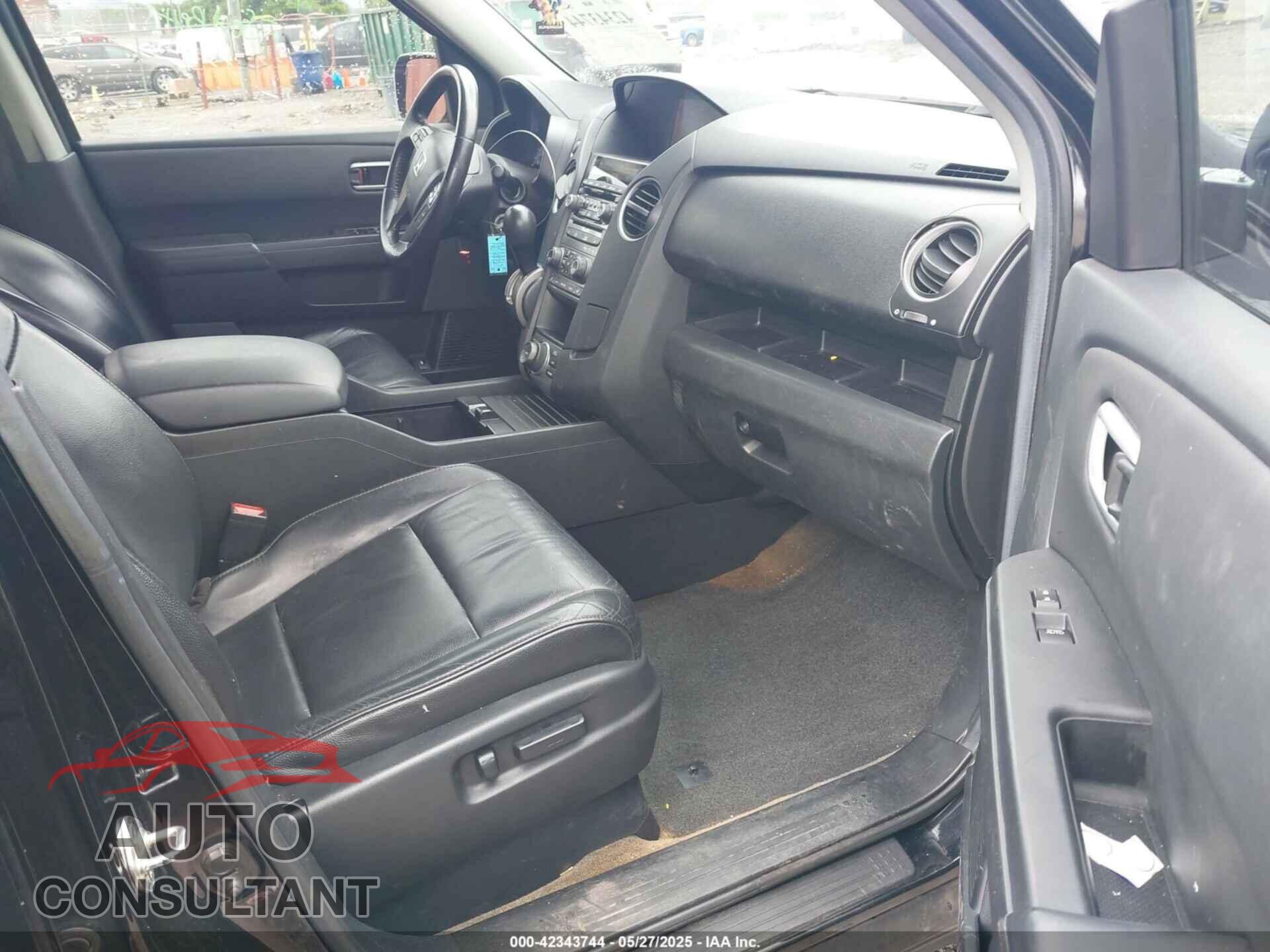 HONDA PILOT 2013 - 5FNYF3H93DB021700