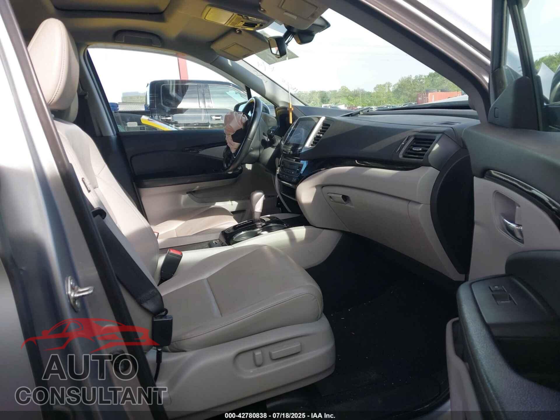 HONDA RIDGELINE 2017 - 5FPYK3F77HB024156