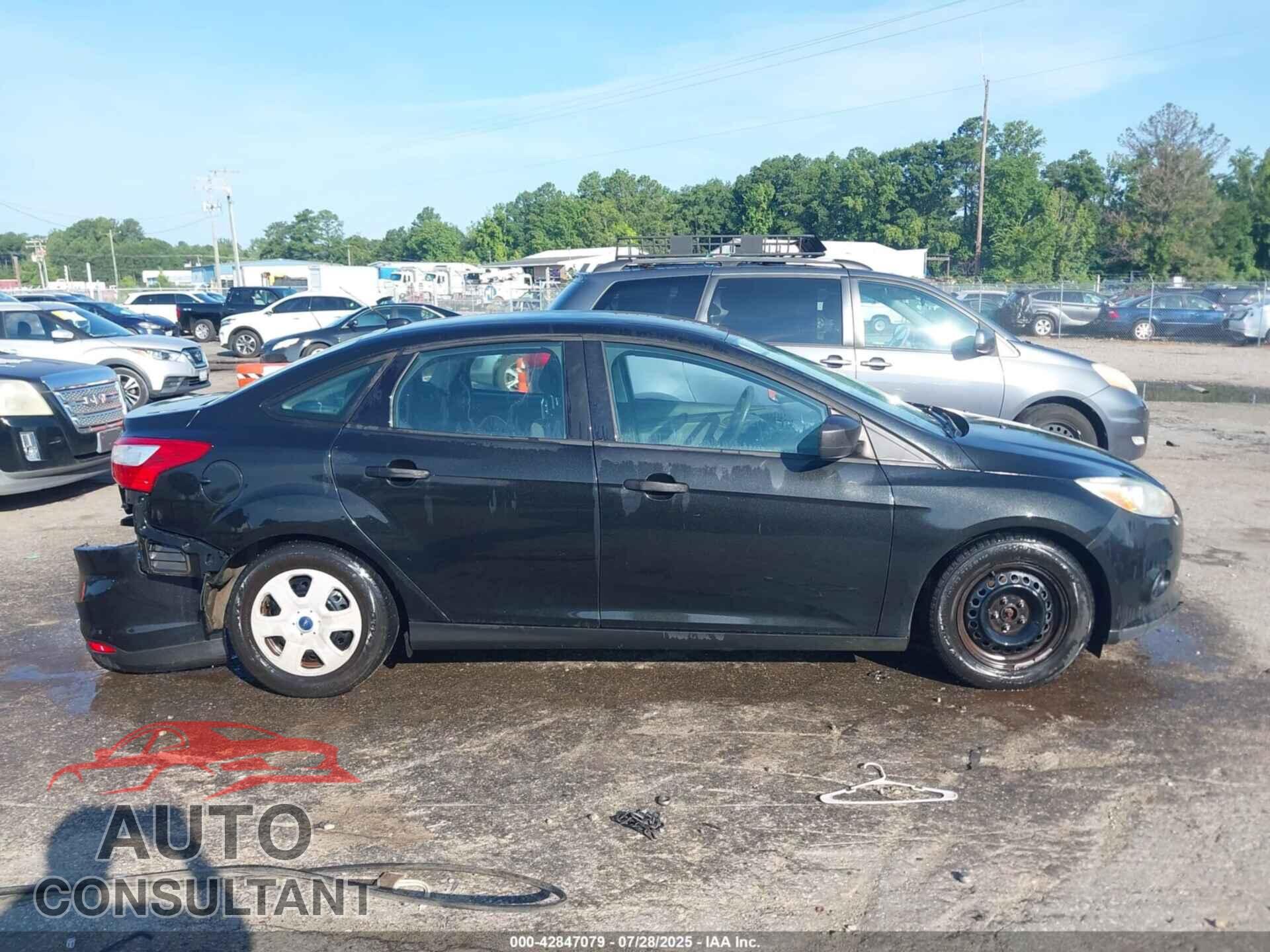 FORD FOCUS 2014 - 1FADP3E25EL227933