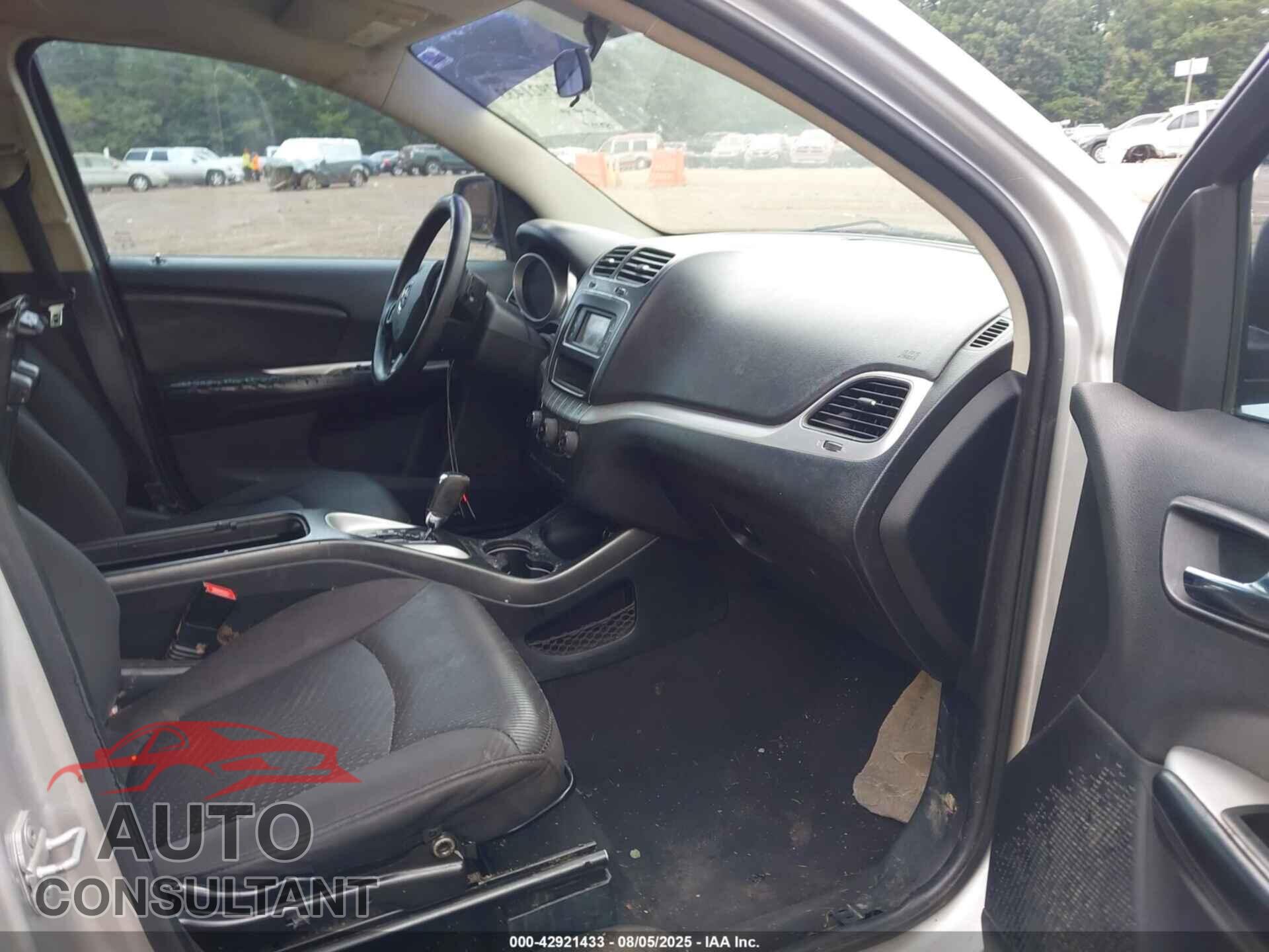 DODGE JOURNEY 2013 - 3C4PDCBG3DT704412