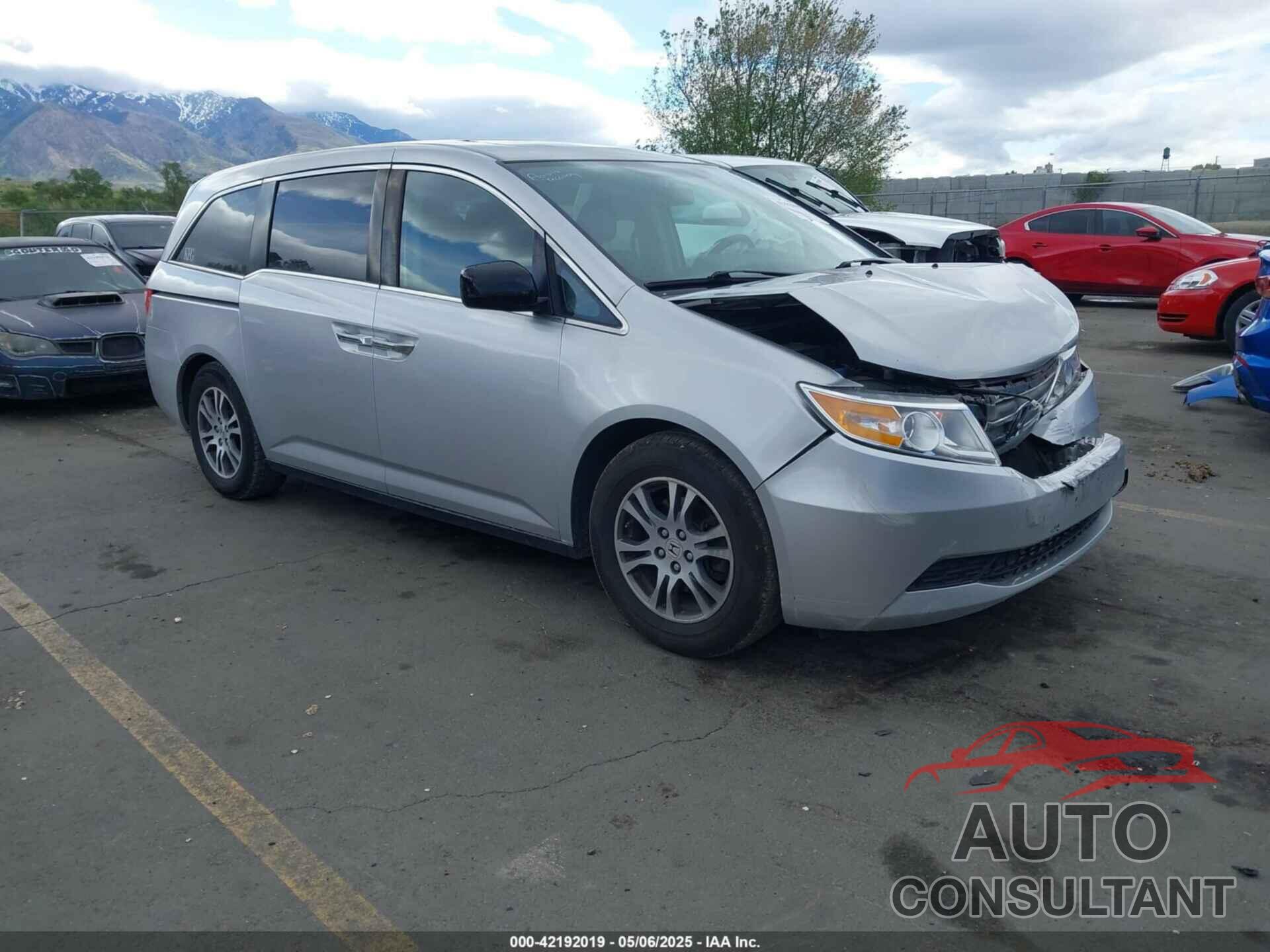 HONDA ODYSSEY 2013 - 5FNRL5H68DB084760