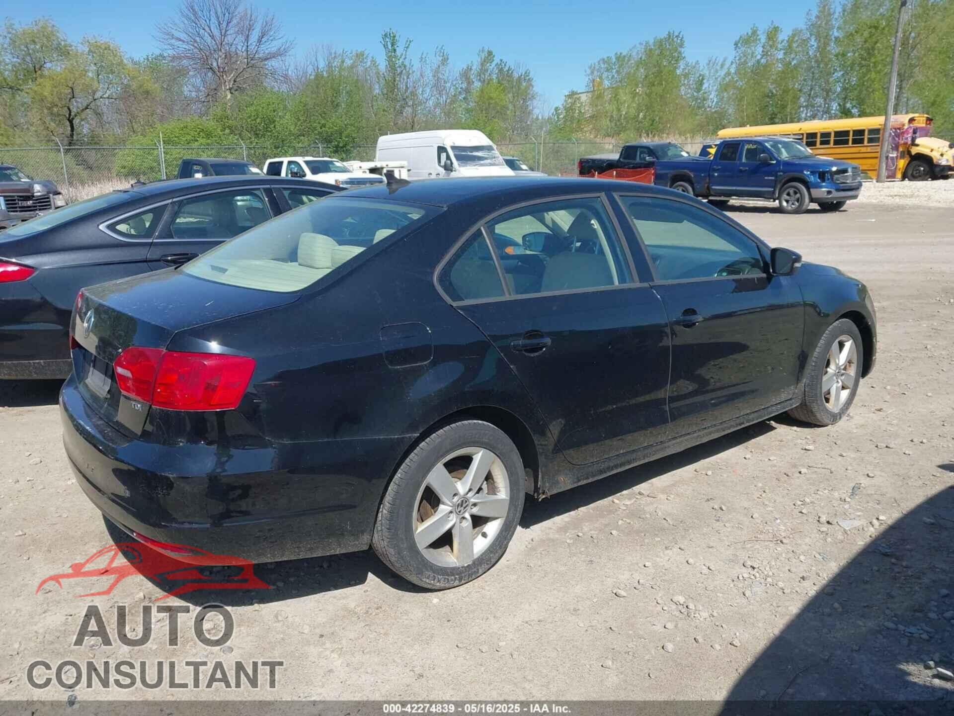 VOLKSWAGEN JETTA 2012 - 3VWLL7AJ7CM400382