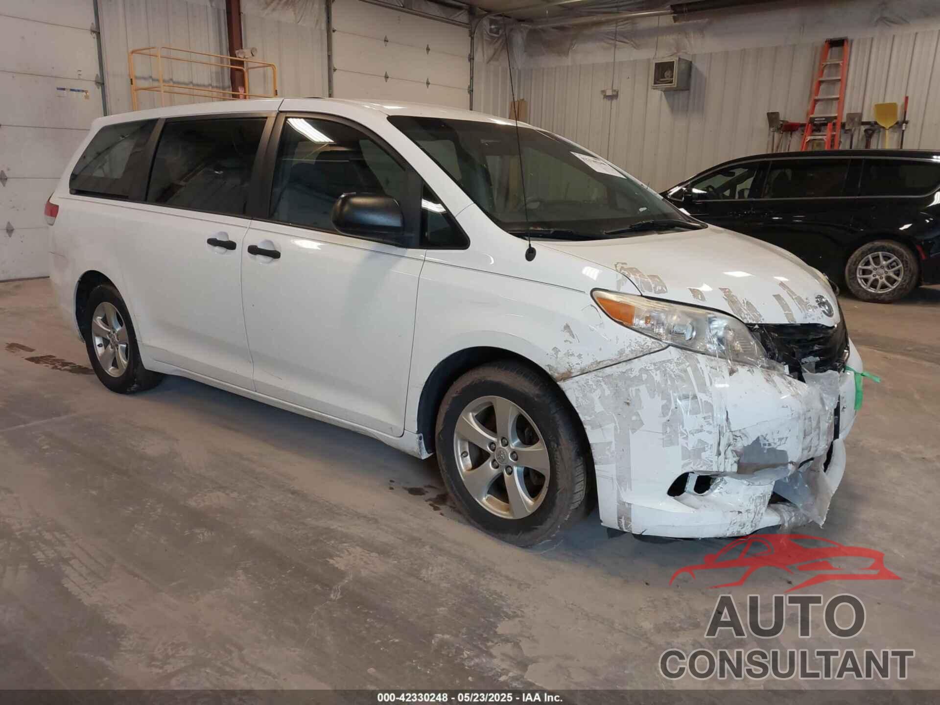 TOYOTA SIENNA 2013 - 5TDZK3DC3DS317829