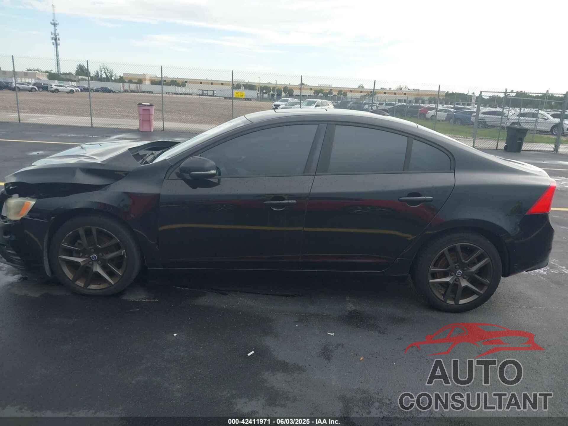 VOLVO S60 2017 - YV126MFL8H2422804