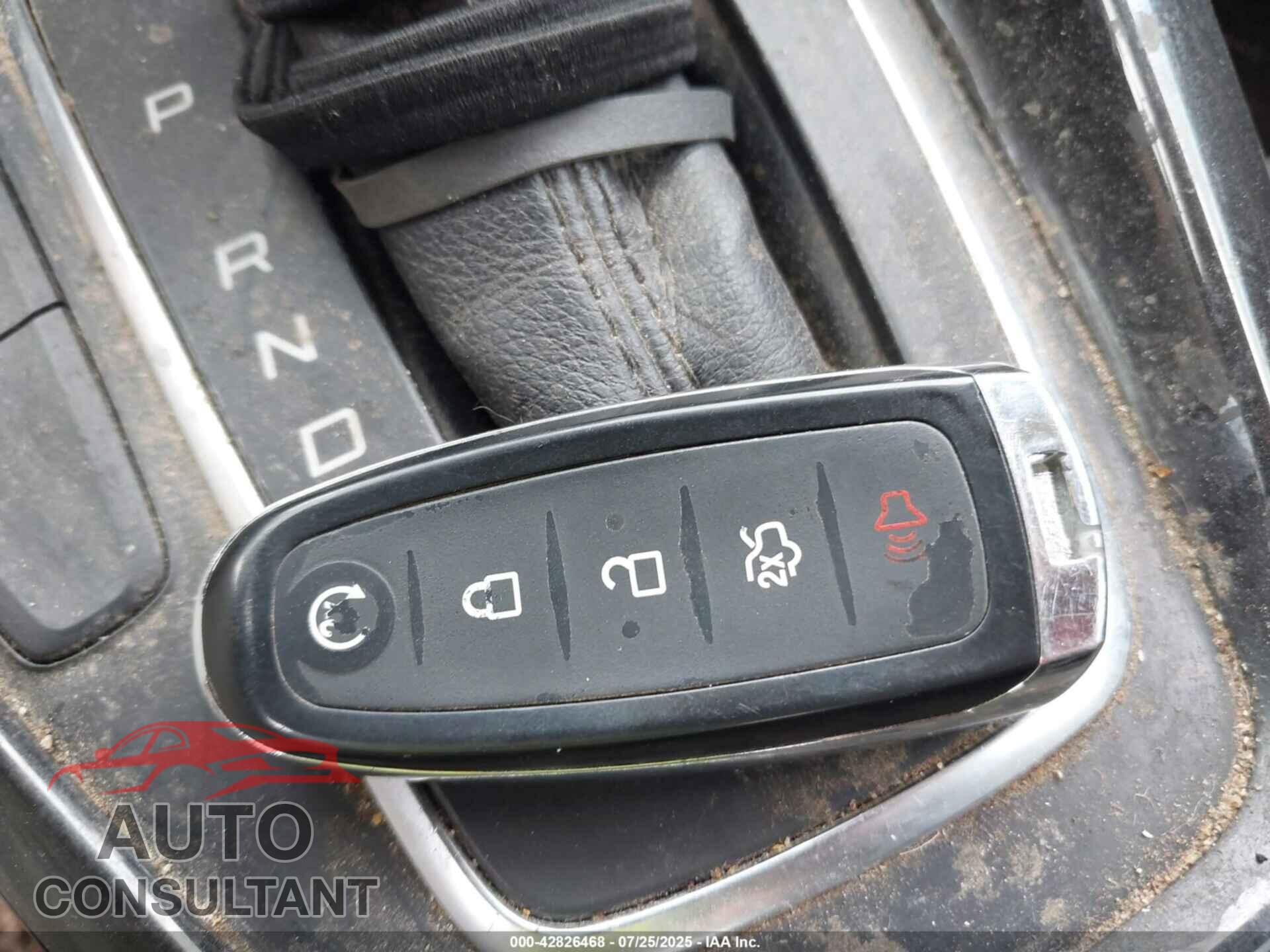 FORD FOCUS 2017 - 1FADP3N26HL316933