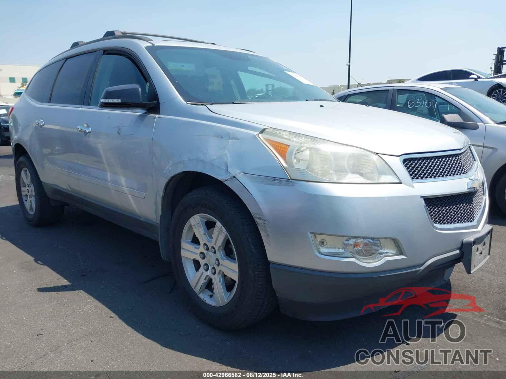CHEVROLET TRAVERSE 2011 - 1GNKRGED3BJ163183