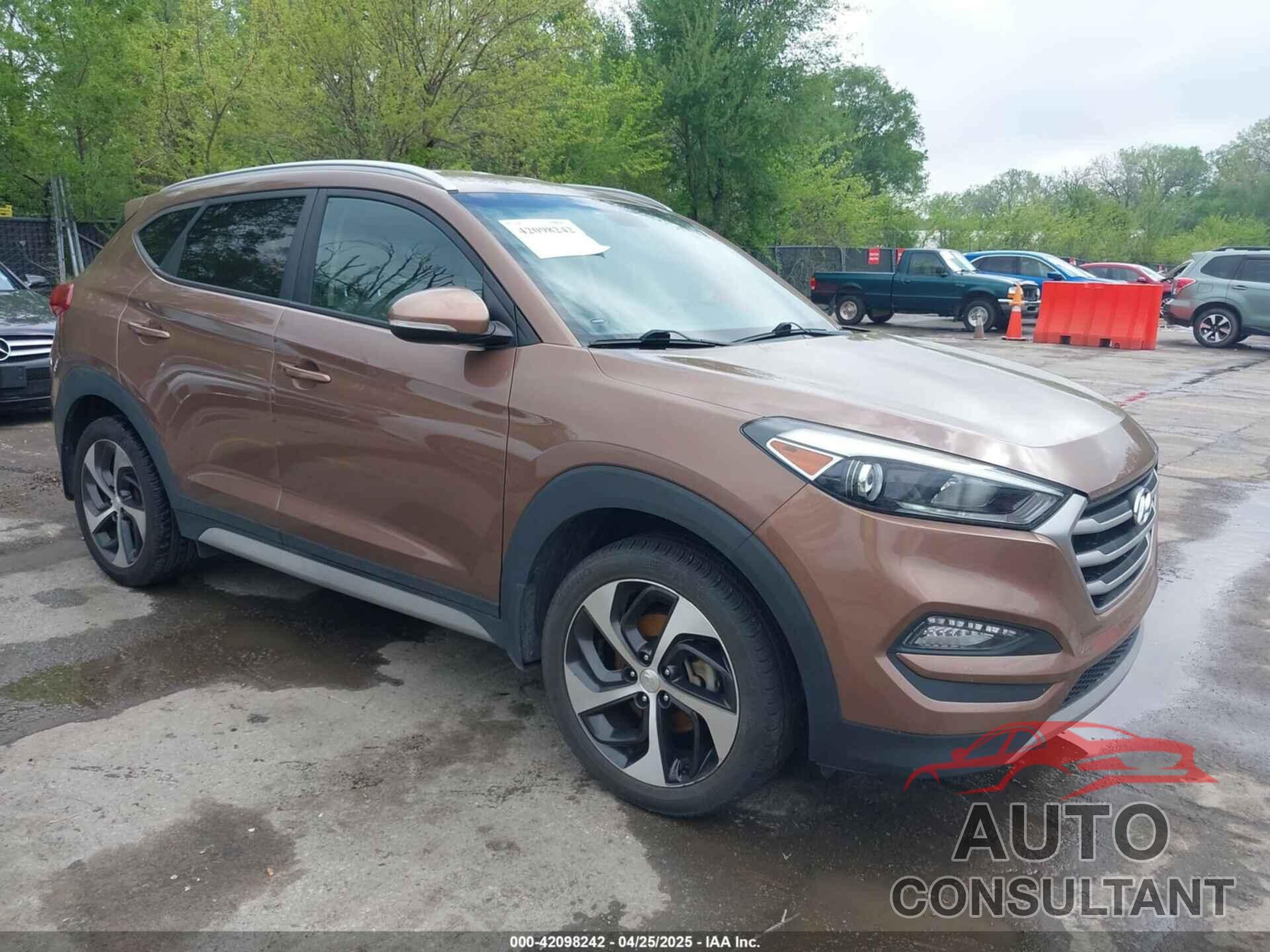 HYUNDAI TUCSON 2017 - KM8J33A29HU389413