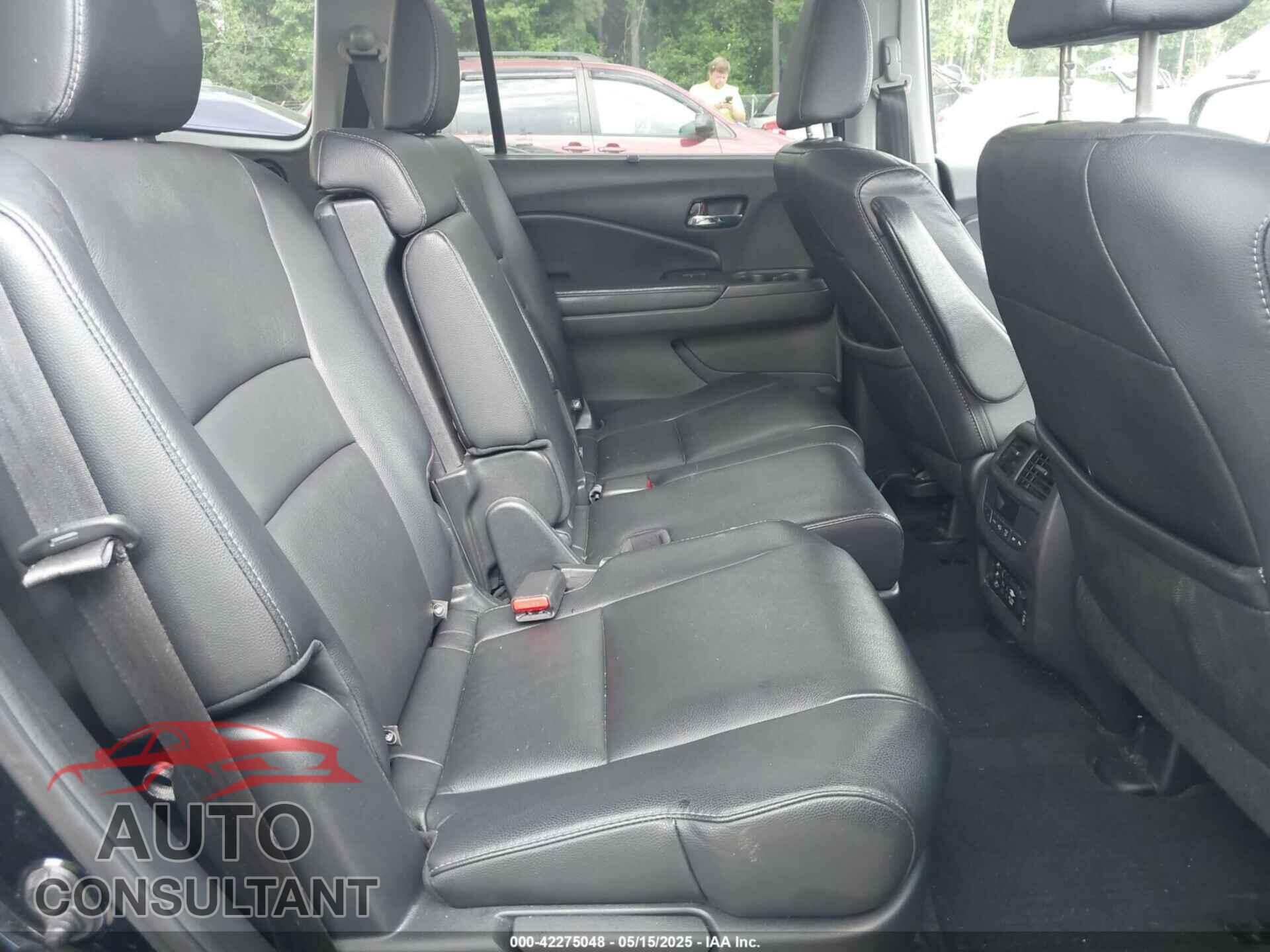 HONDA PILOT 2017 - 5FNYF5H99HB037126