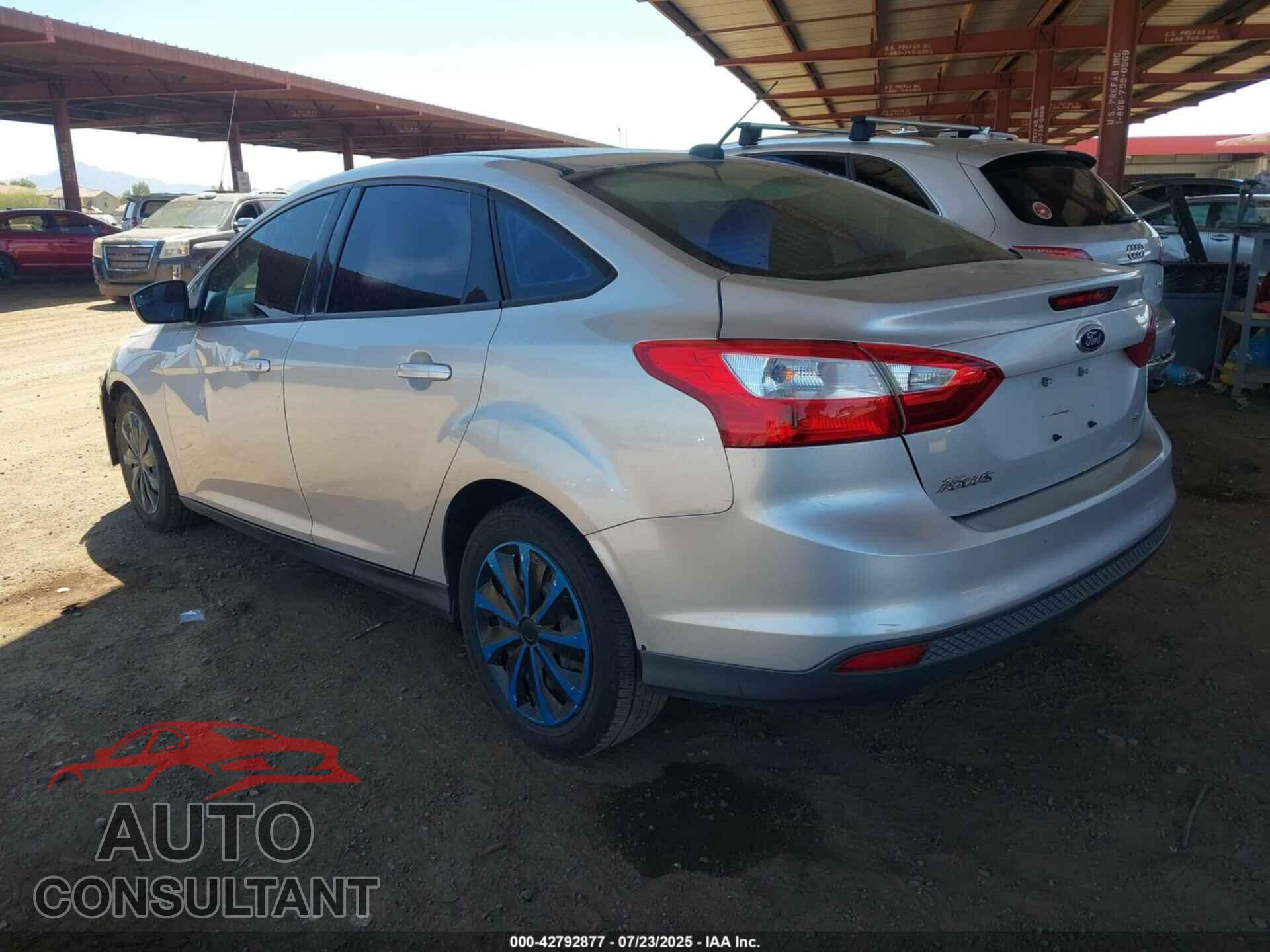 FORD FOCUS 2012 - 1FAHP3F2XCL325014