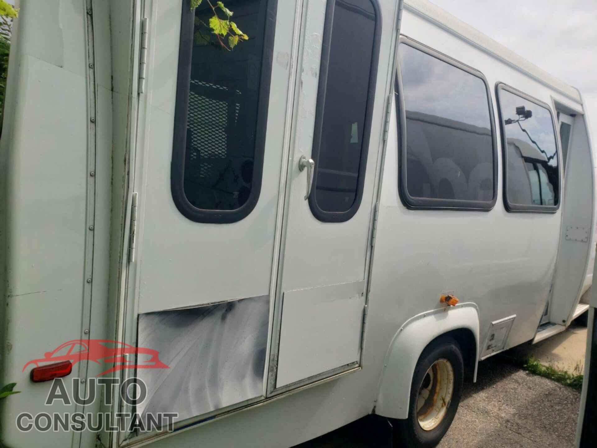 FORD E-450 CUTAWAY 2011 - 1FDXE4FS2BDA21357