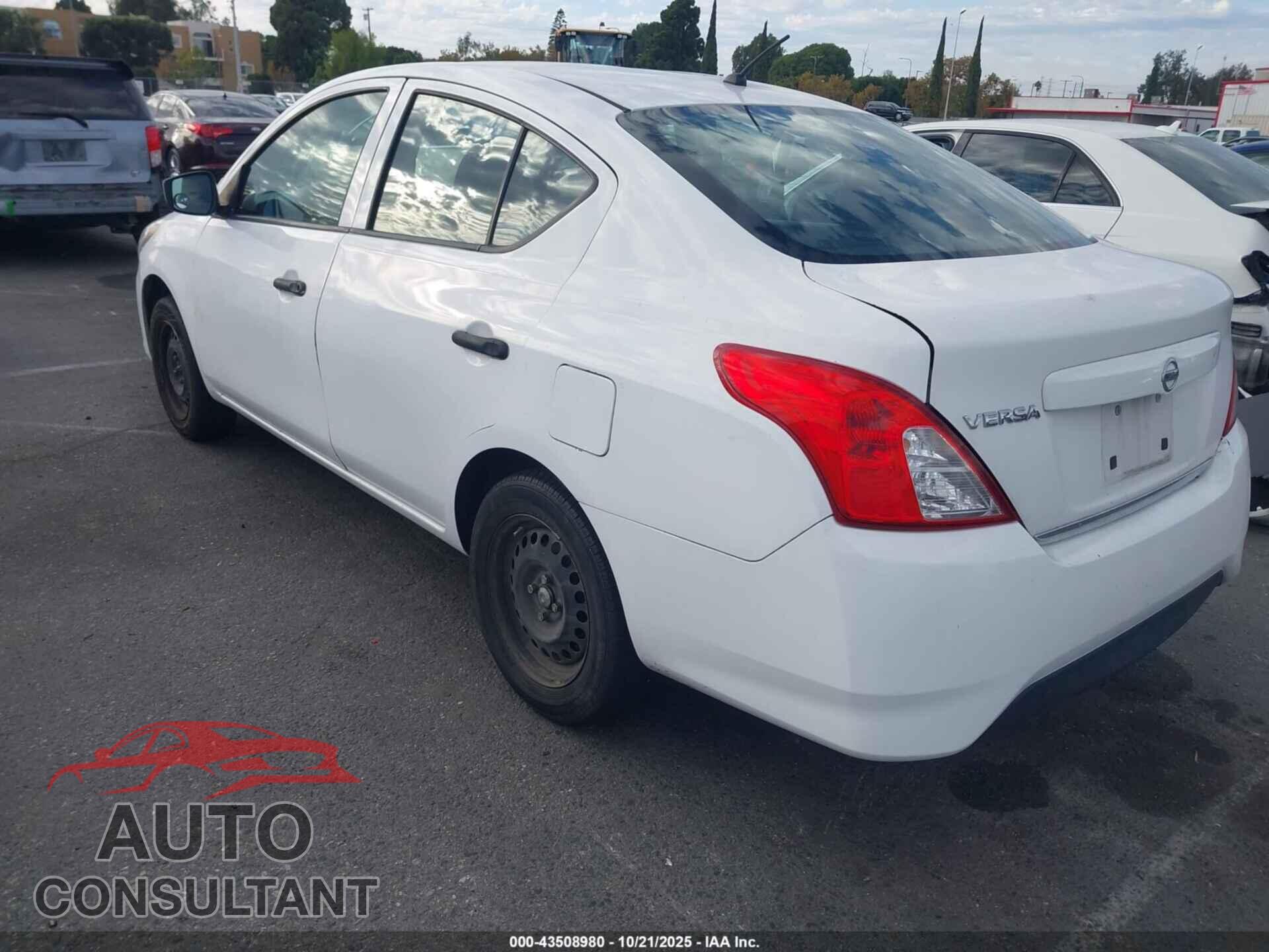 NISSAN VERSA 2017 - 3N1CN7AP3HL811666