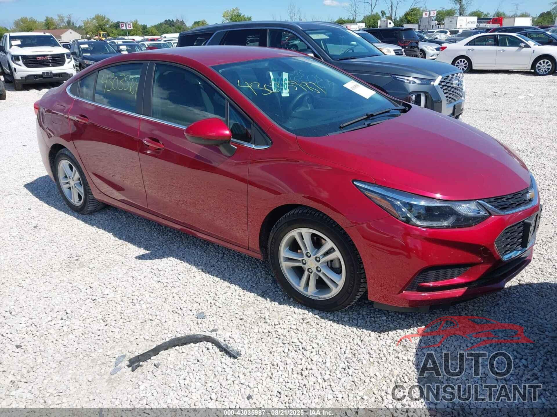 CHEVROLET CRUZE 2018 - 1G1BE5SM8J7174455