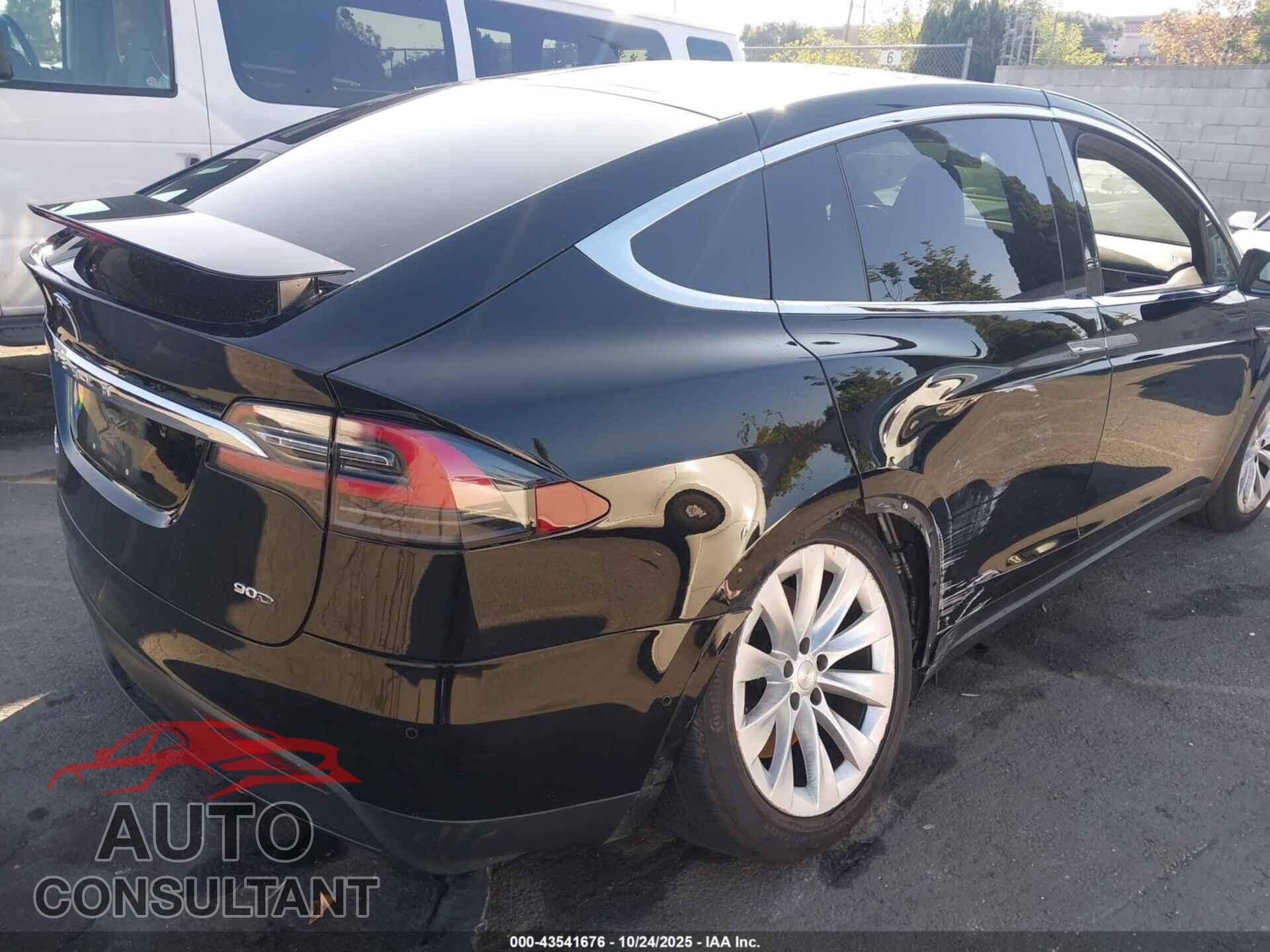 TESLA MODEL X 2017 - 5YJXCBE21HF051337