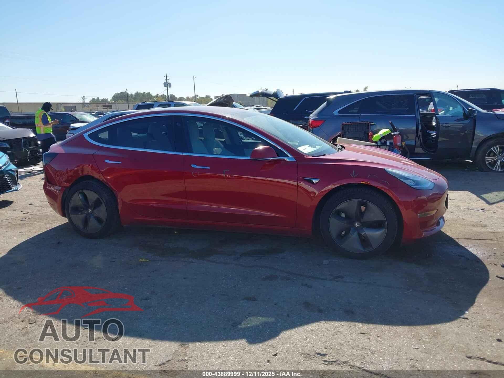 TESLA MODEL 3 2018 - 5YJ3E1EBXJF100771