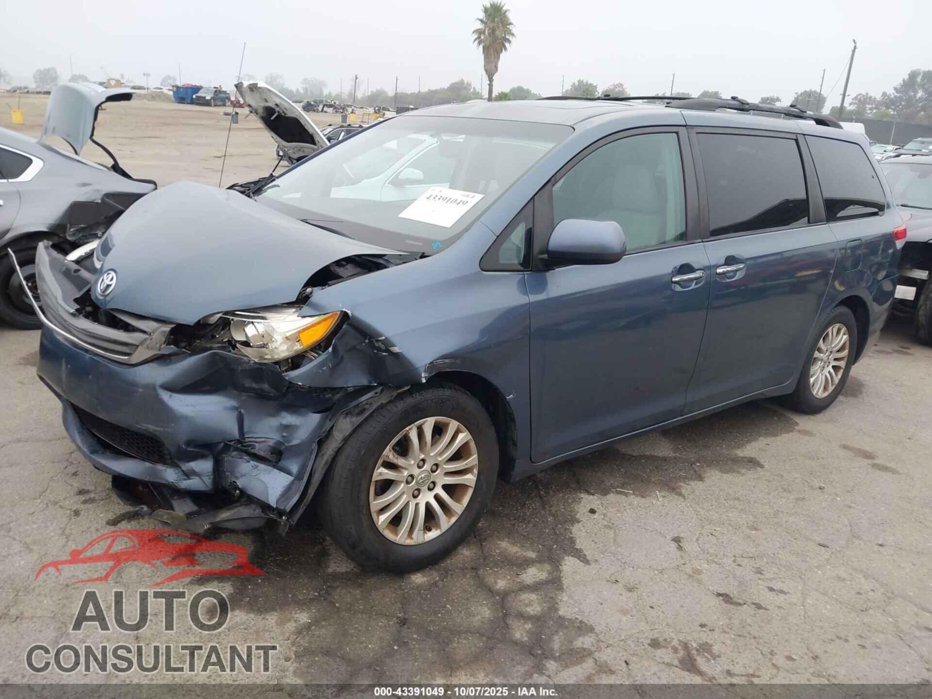 TOYOTA SIENNA 2013 - 5TDYK3DC8DS364236