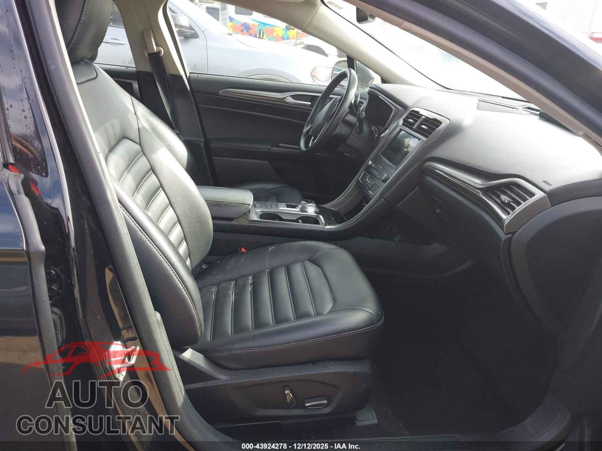 FORD FUSION 2019 - 3FA6P0CD5KR107946