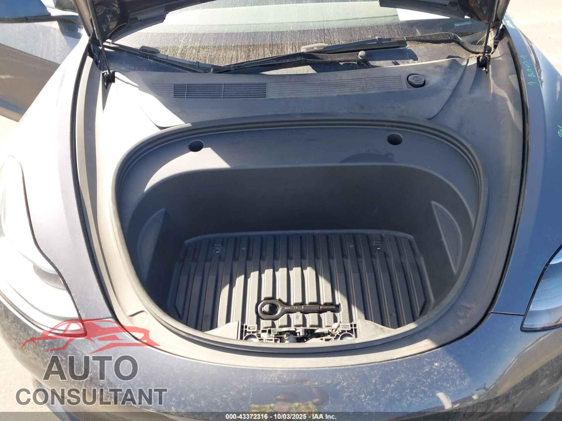 TESLA MODEL 3 2023 - 5YJ3E1EA5PF676266