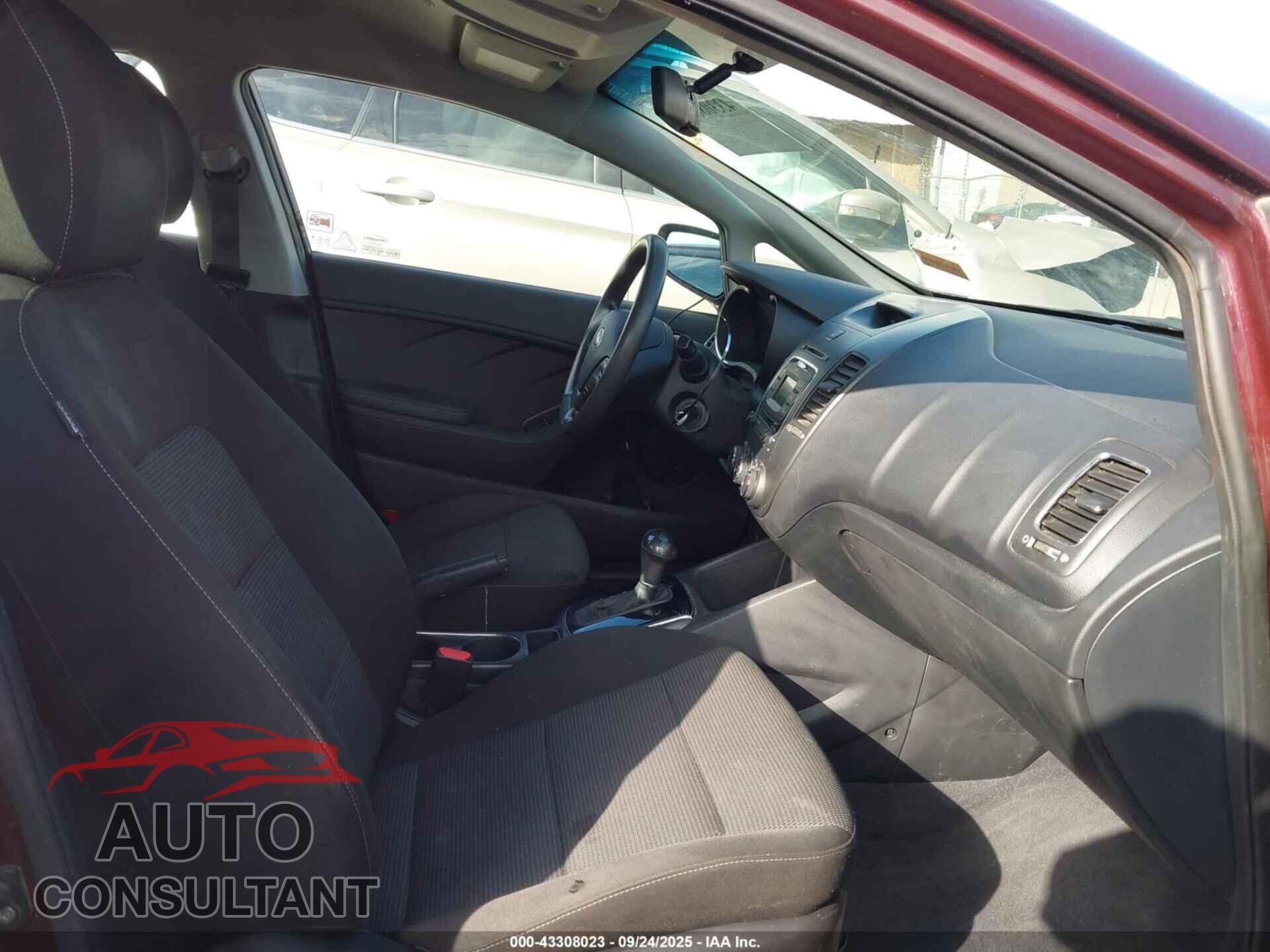 KIA FORTE 2017 - 3KPFK4A72HE108498