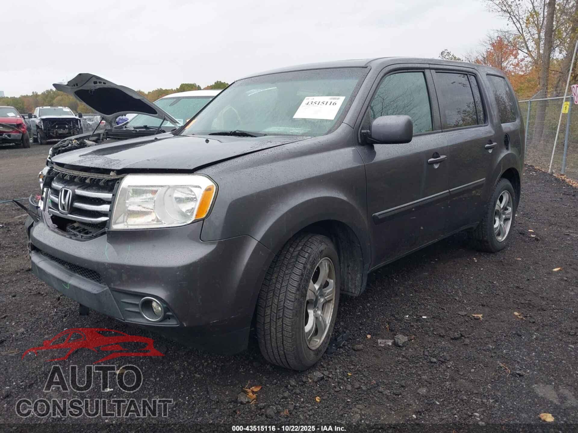 HONDA PILOT 2015 - 5FNYF4H38FB019252