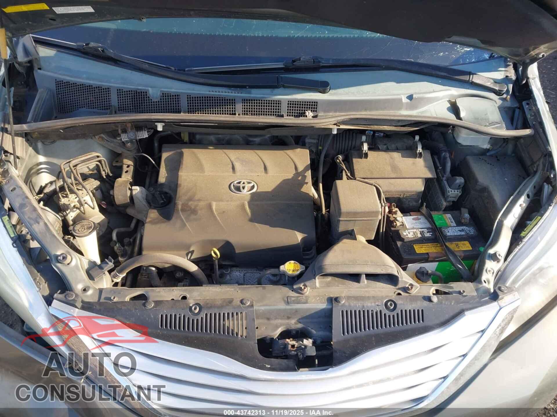 TOYOTA SIENNA 2013 - 5TDDK3DC8DS060399
