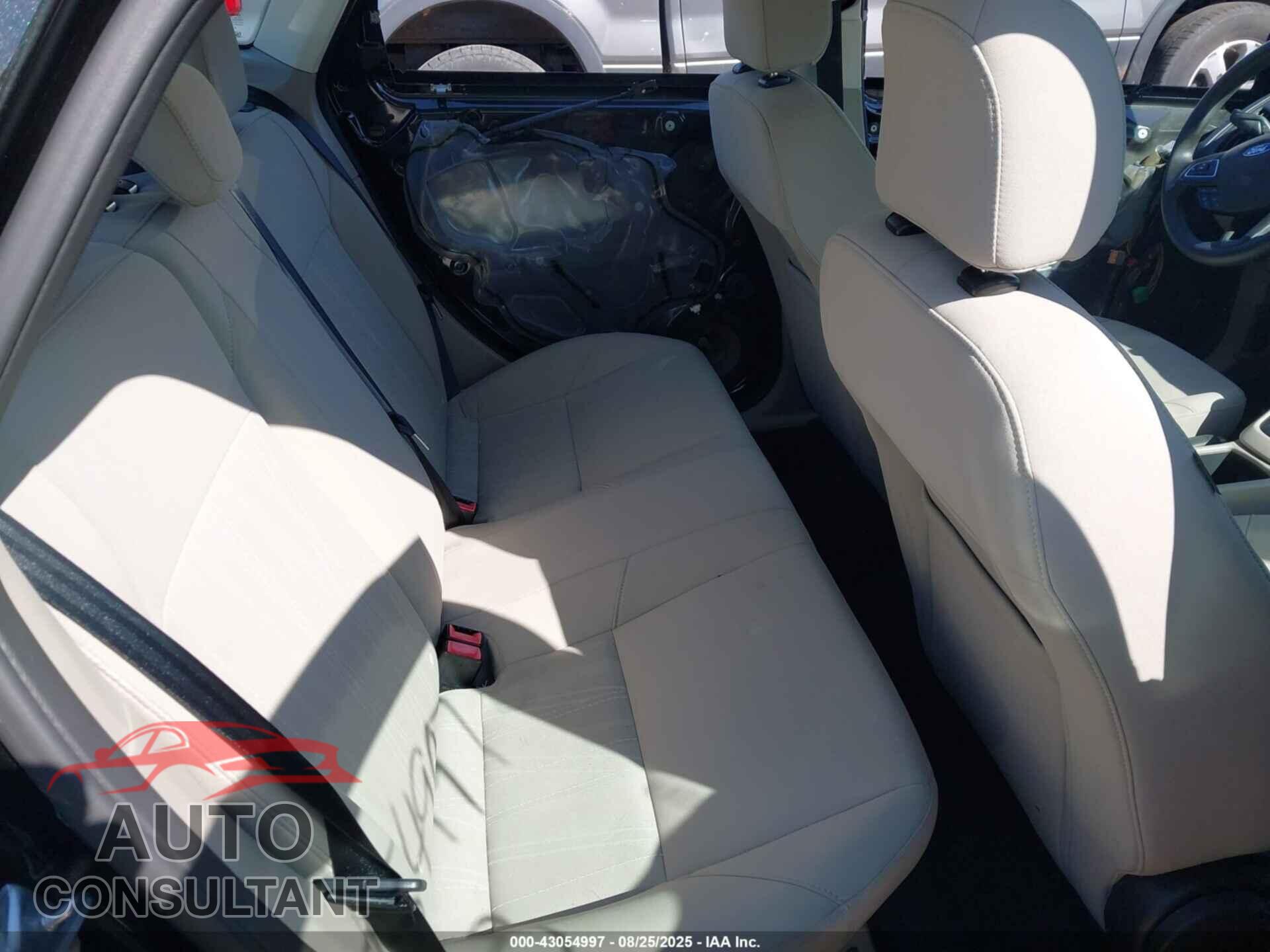 FORD FOCUS 2015 - 1FADP3F2XFL336890