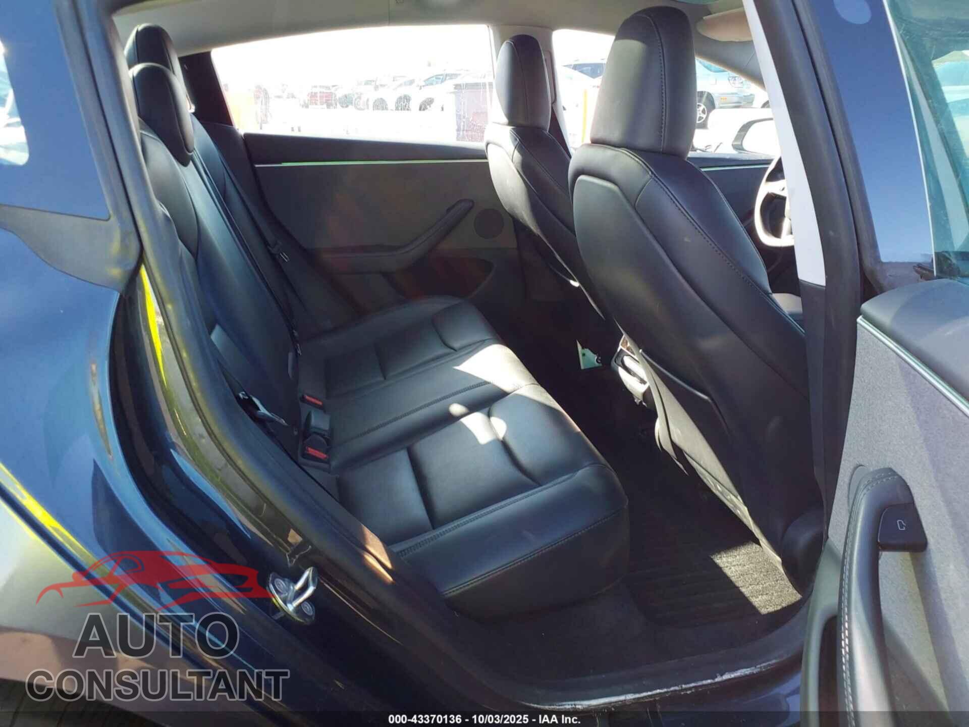 TESLA MODEL 3 2024 - 5YJ3E1EA5RF738526