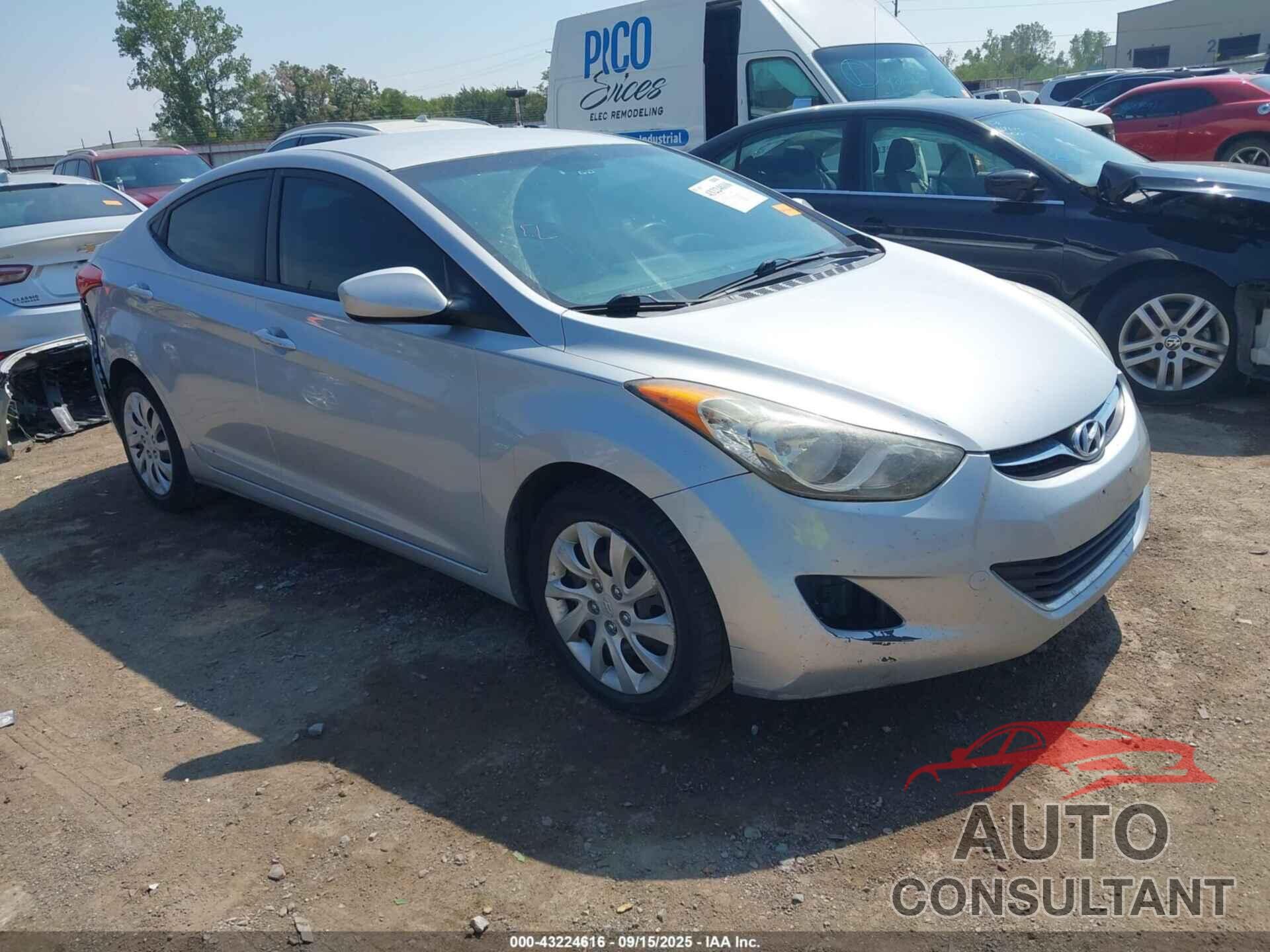 HYUNDAI ELANTRA 2011 - 5NPDH4AE8BH021440