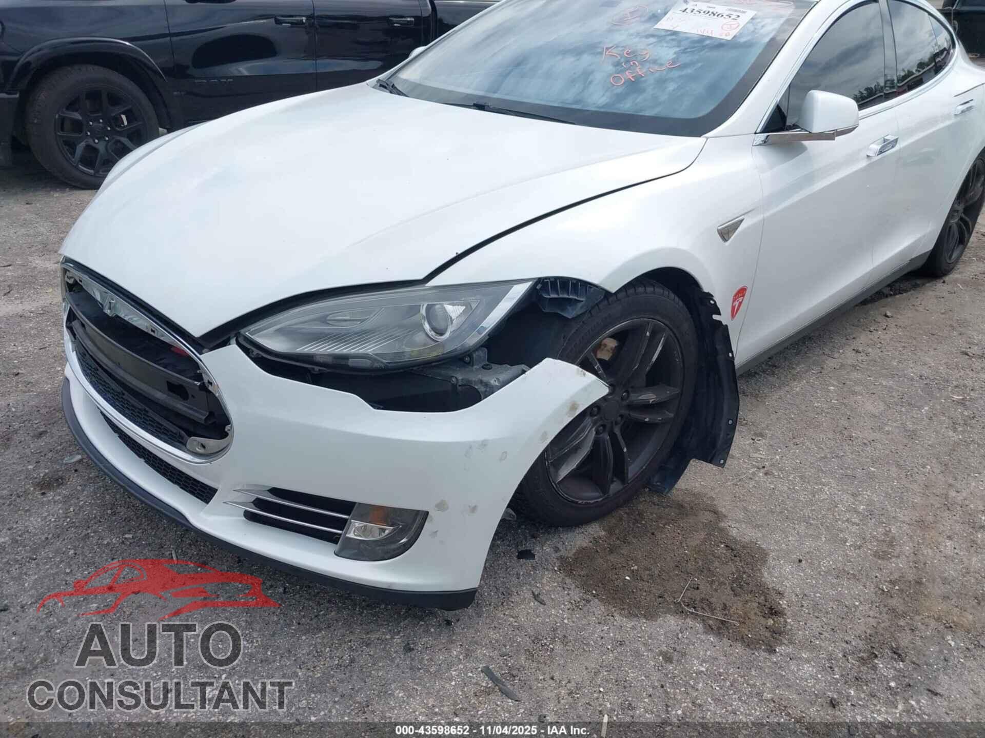 TESLA MODEL S 2013 - 5YJSA1DN3DFP13788