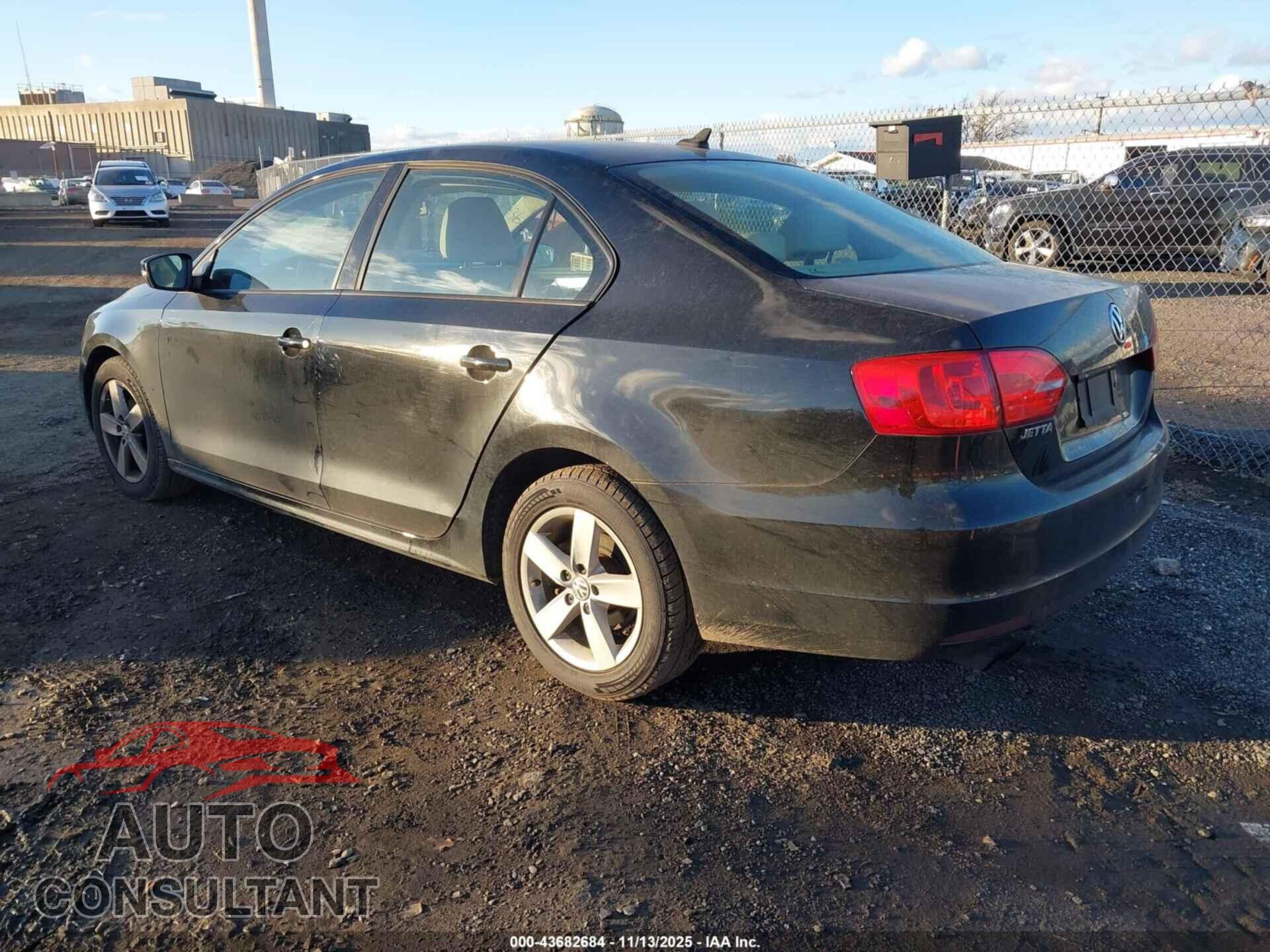 VOLKSWAGEN JETTA 2012 - 3VWLL7AJ0CM329171