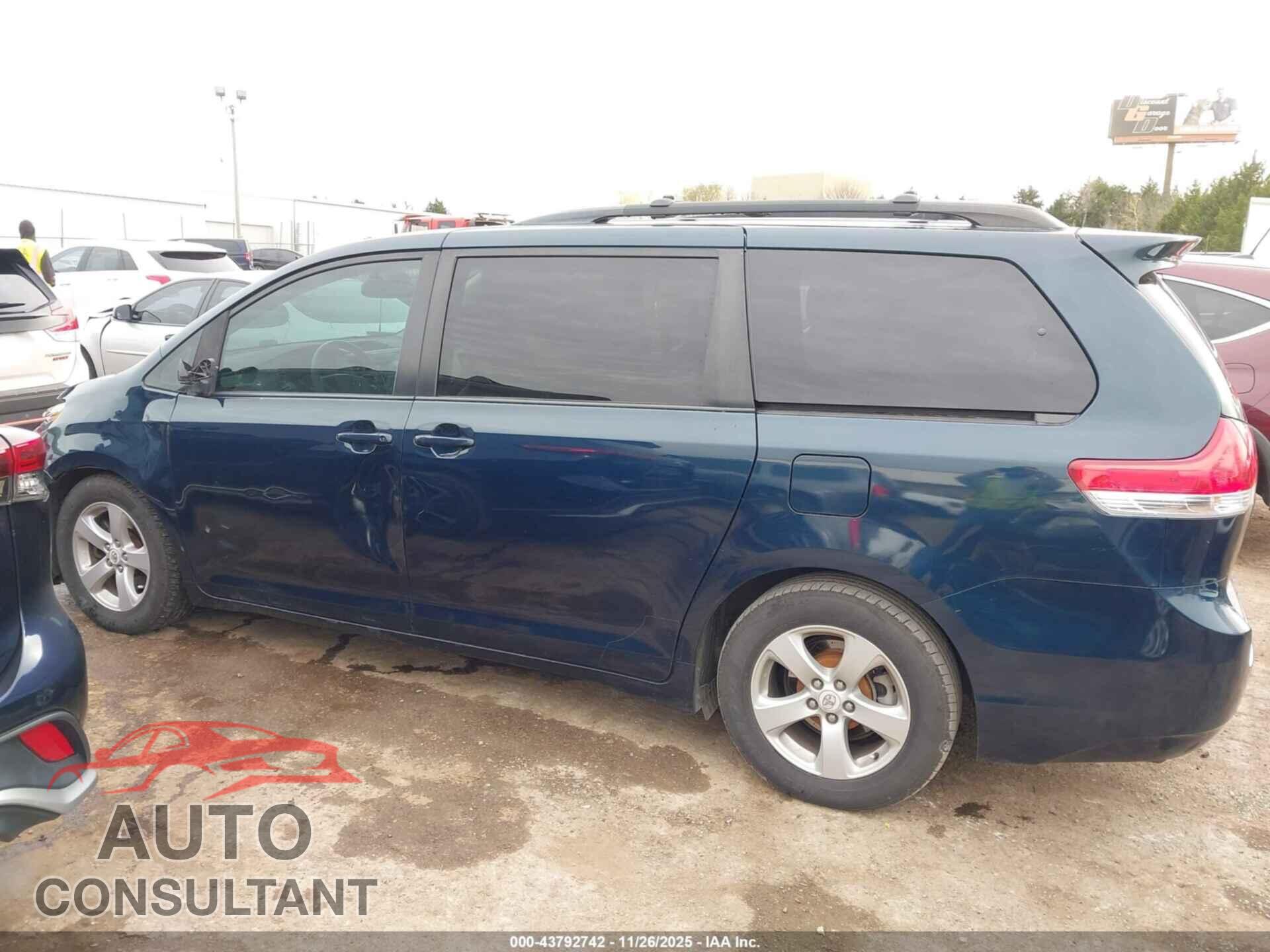 TOYOTA SIENNA 2012 - 5TDKK3DC9CS221008