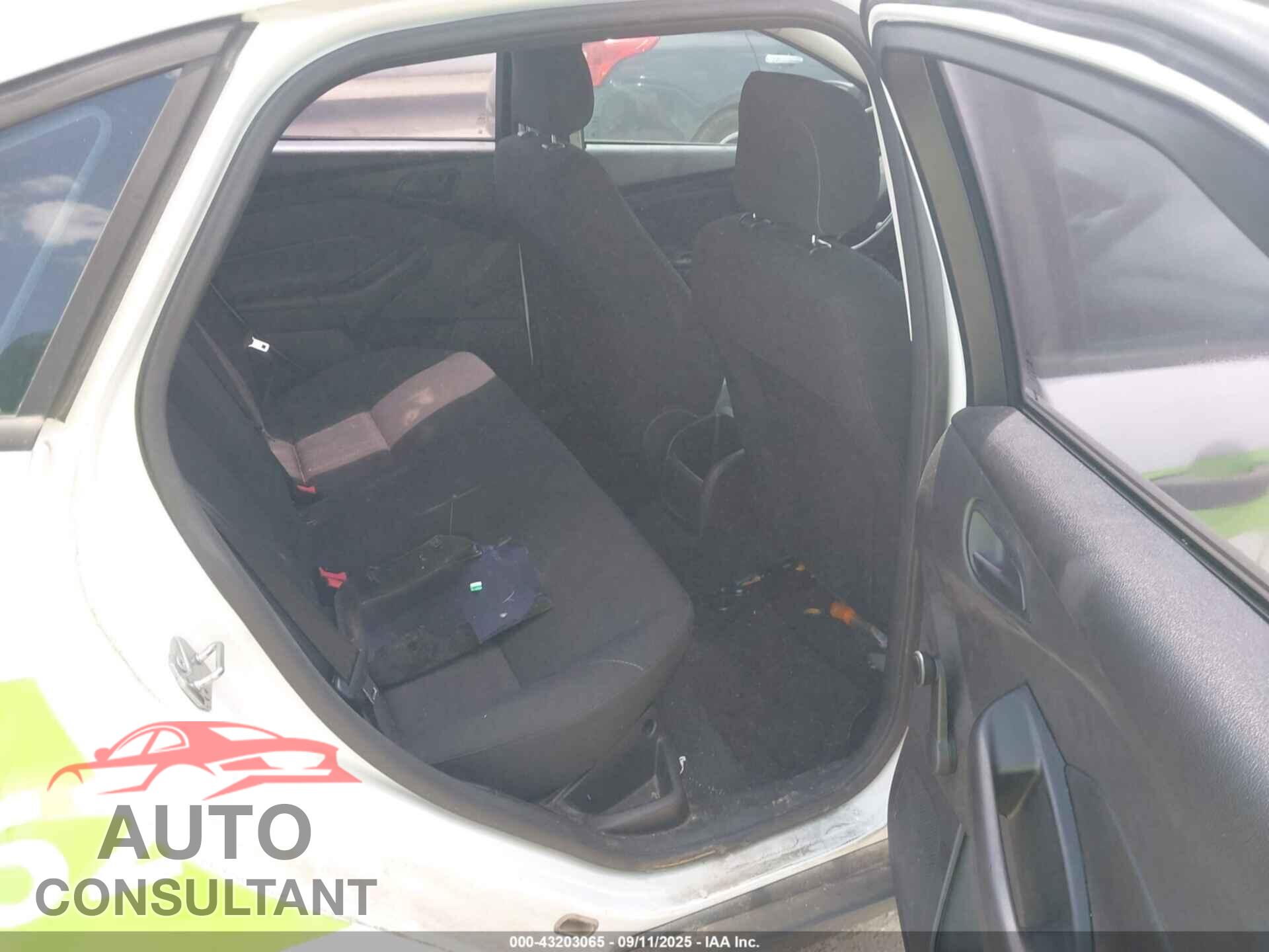 FORD FOCUS 2017 - 1FADP3E21HL222653