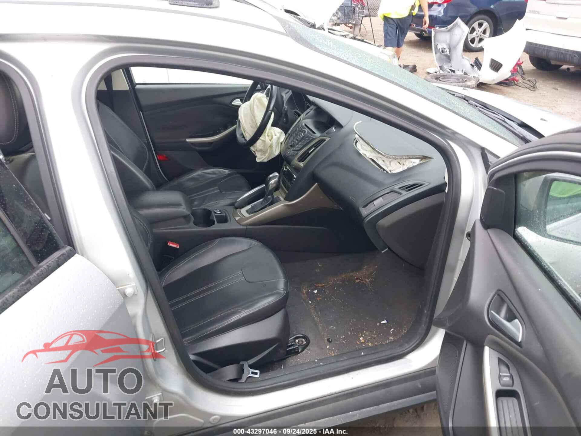 FORD FOCUS 2012 - 1FAHP3M24CL145661