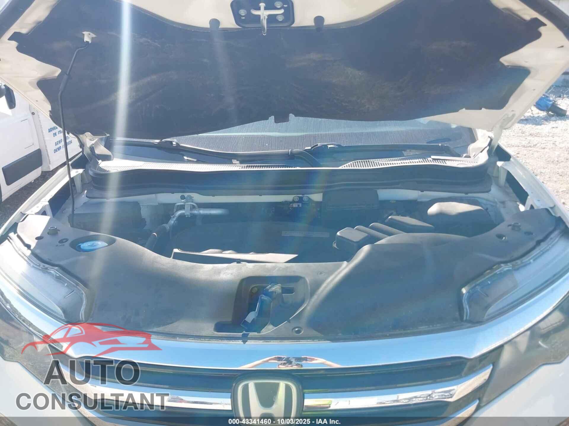 HONDA PILOT 2017 - 5FNYF6H94HB083565