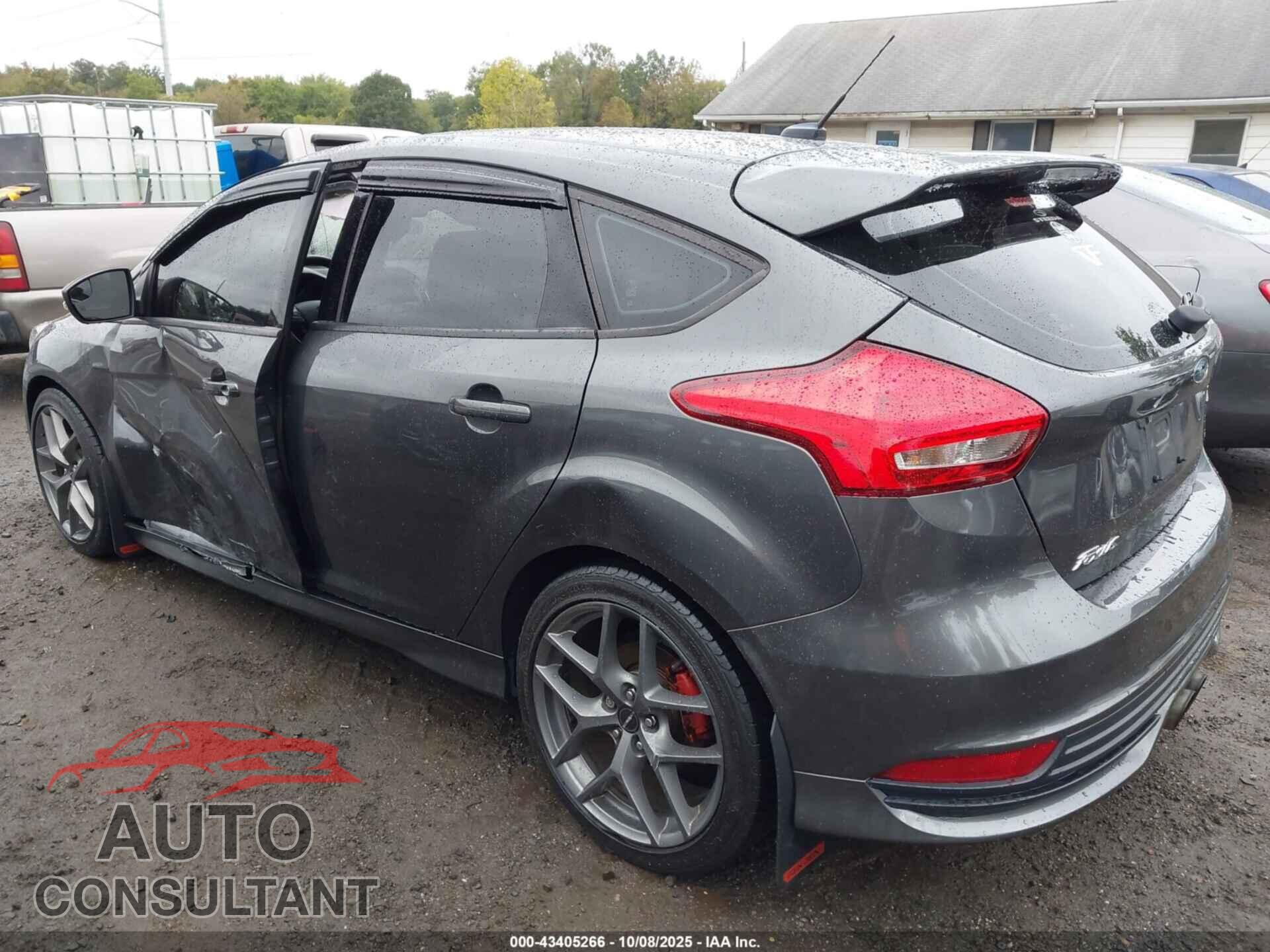 FORD FOCUS ST 2017 - 1FADP3L95HL236877