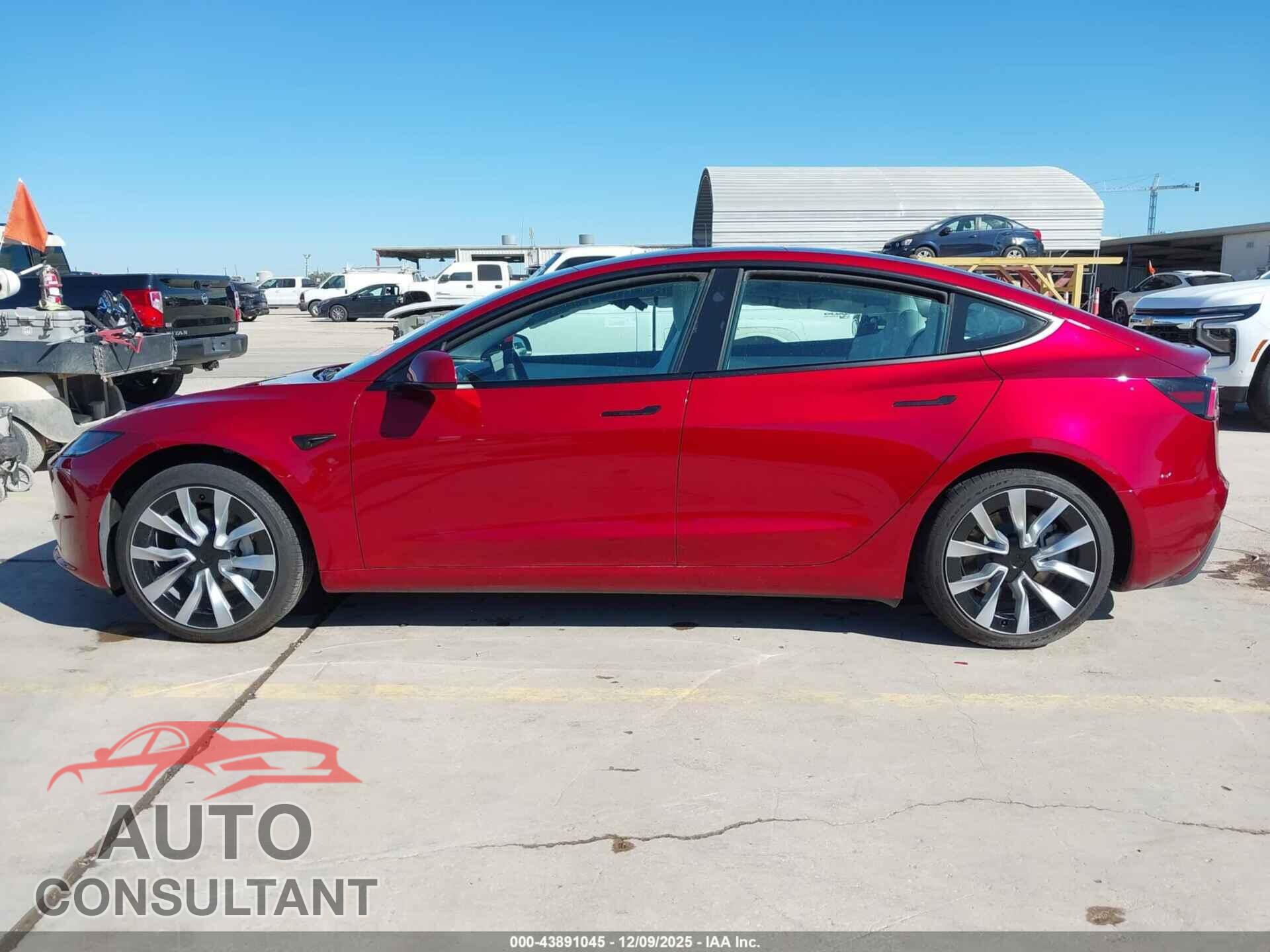 TESLA MODEL 3 2025 - 5YJ3E1EA8SF040711