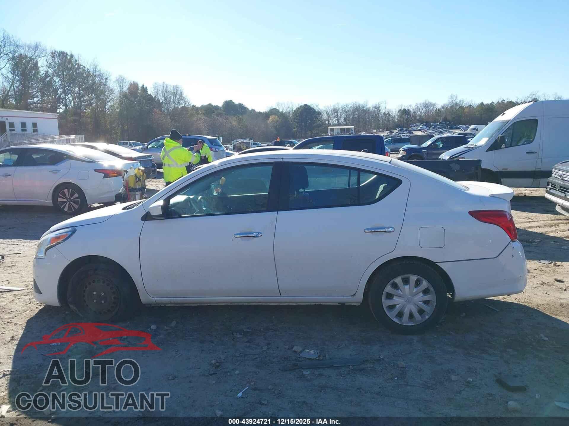 NISSAN VERSA 2019 - 3N1CN7AP3KL851057