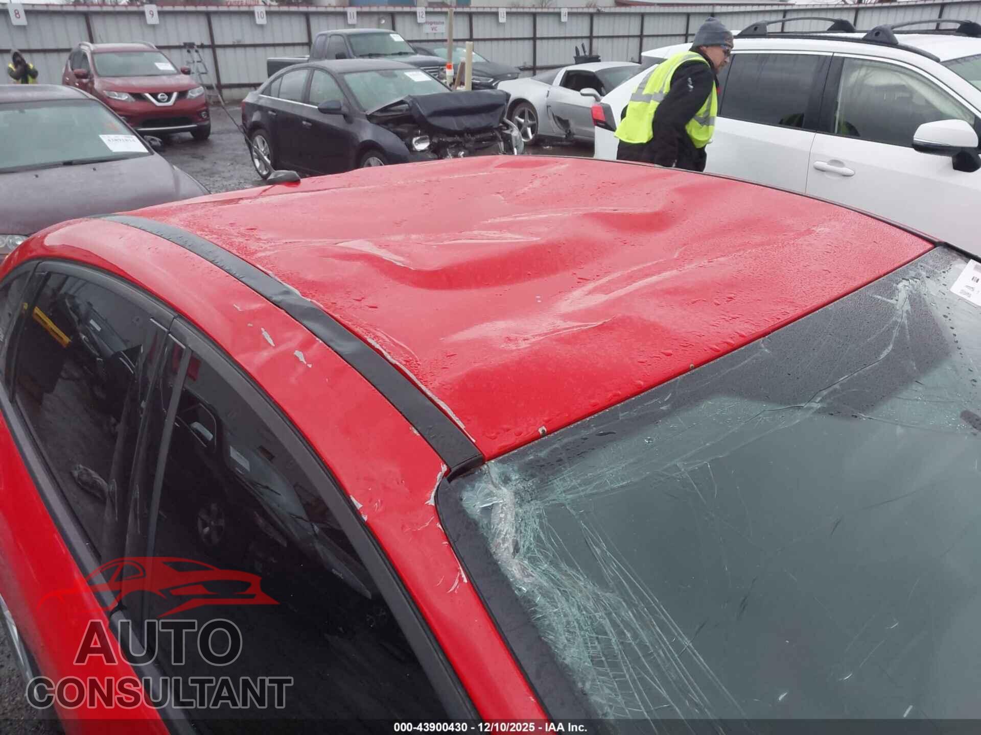 FORD FOCUS 2015 - 1FADP3F28FL257136
