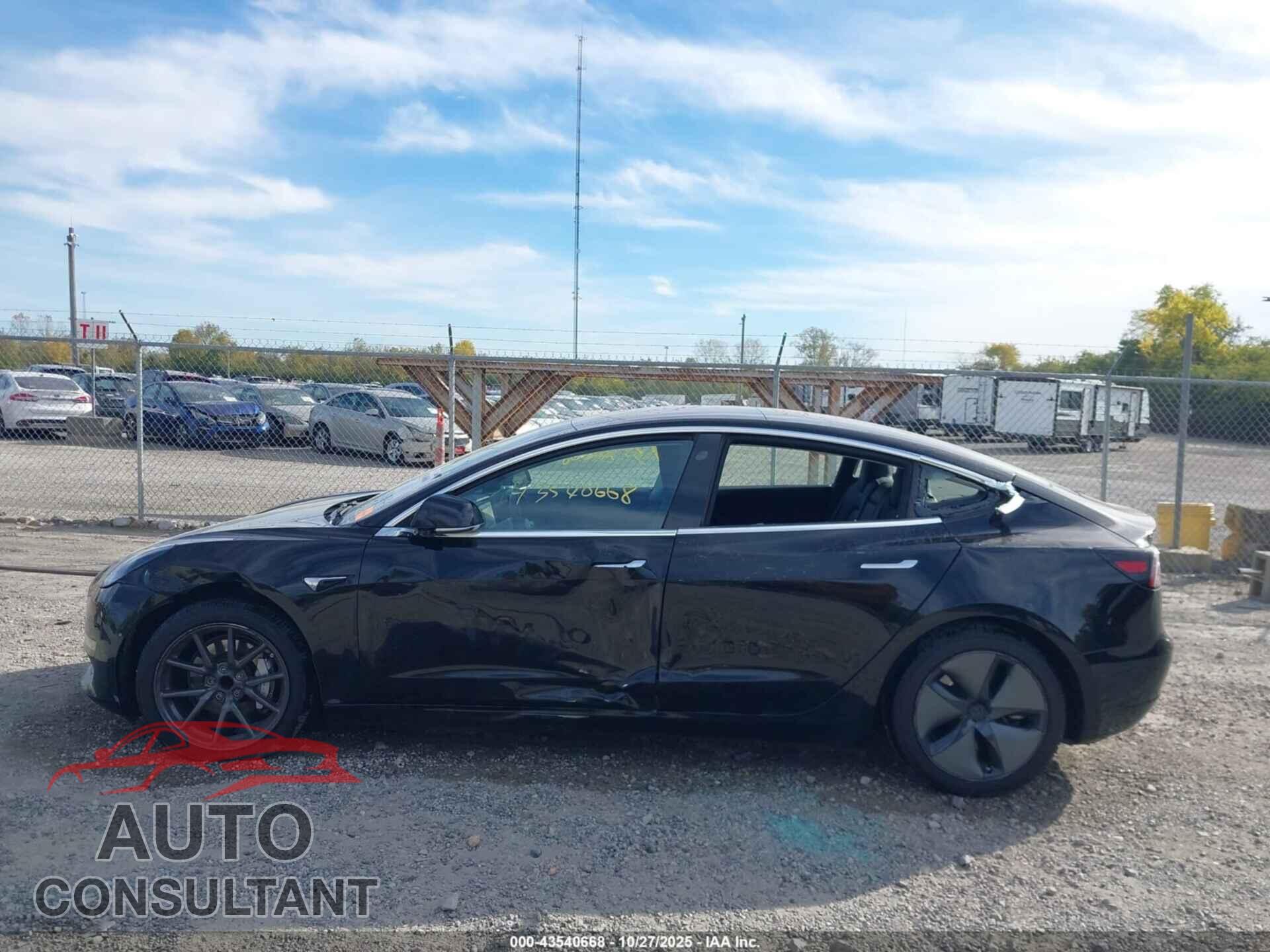 TESLA MODEL 3 2018 - 5YJ3E1EA8JF032316