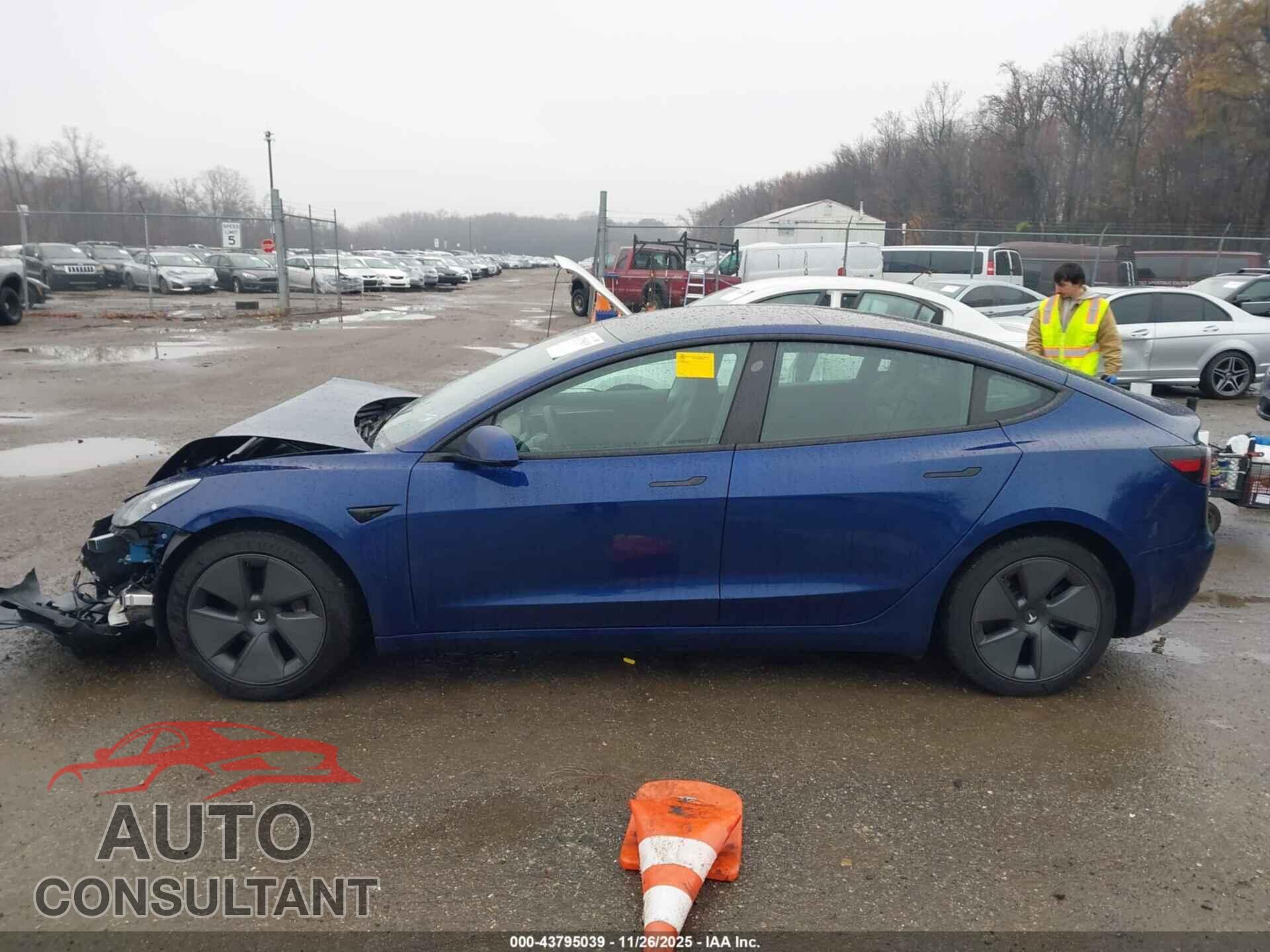 TESLA MODEL 3 2021 - 5YJ3E1EB5MF028236