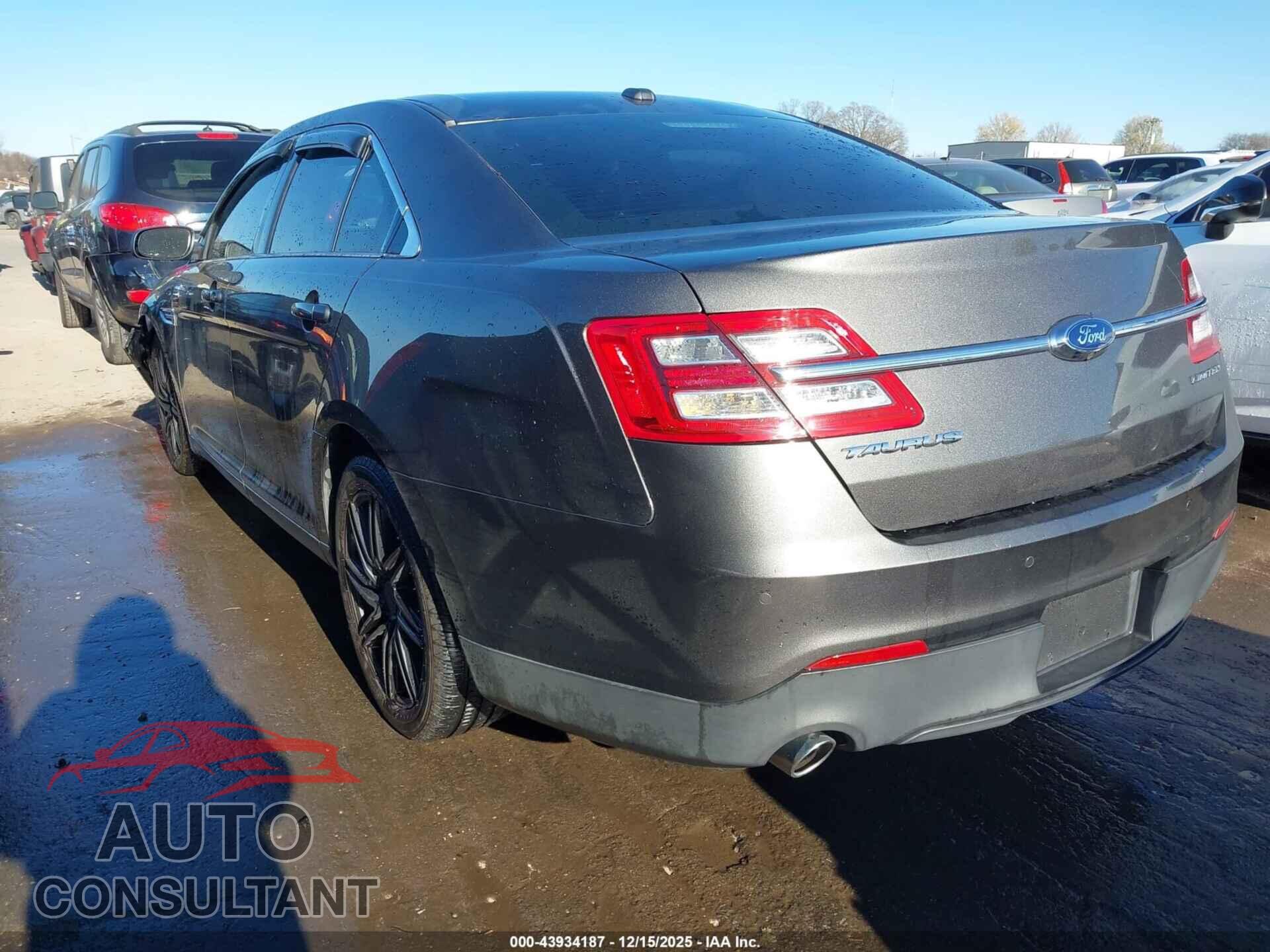 FORD TAURUS 2018 - 1FAHP2F89JG129876