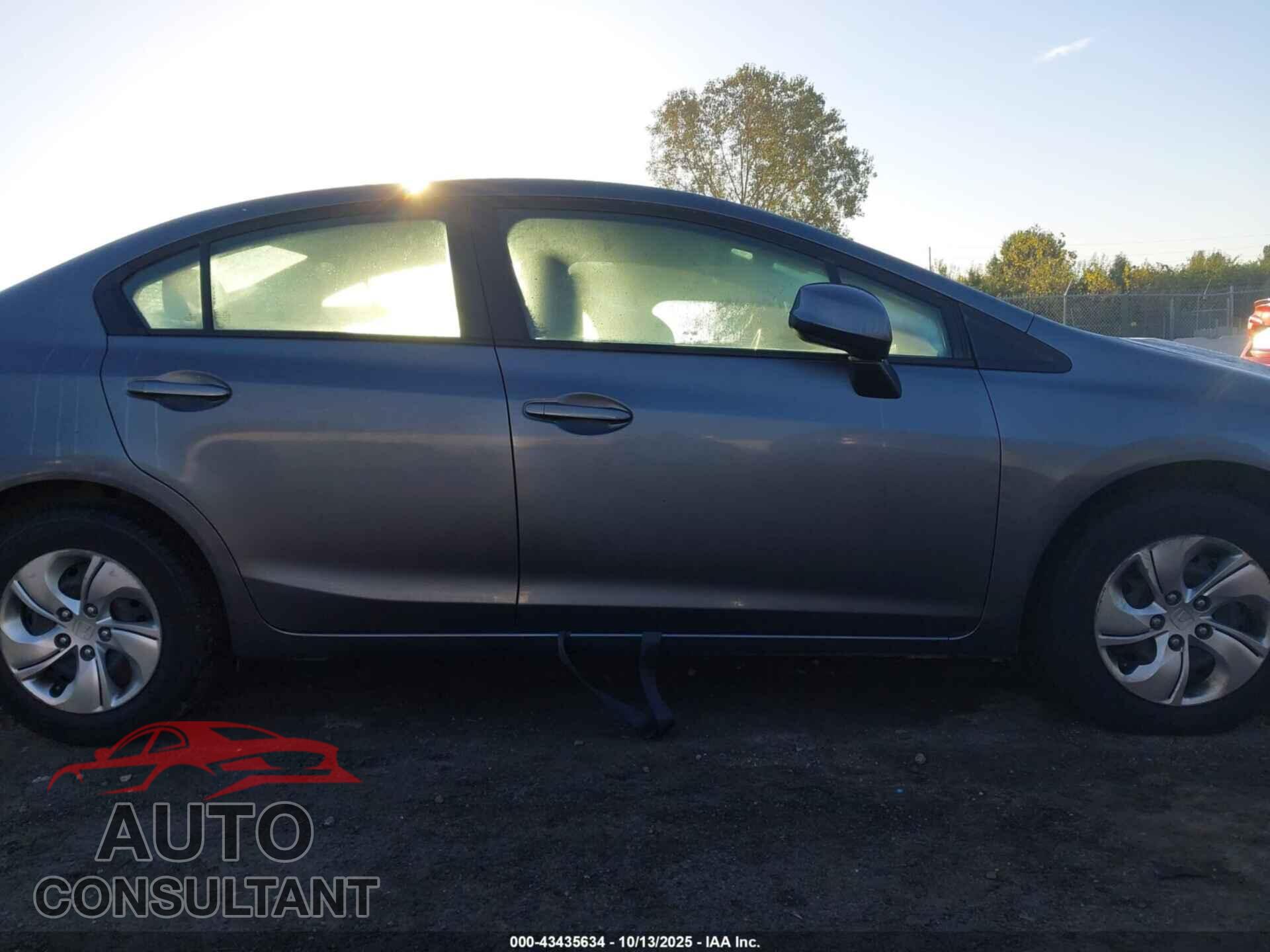 HONDA CIVIC 2013 - 19XFB2F55DE048304