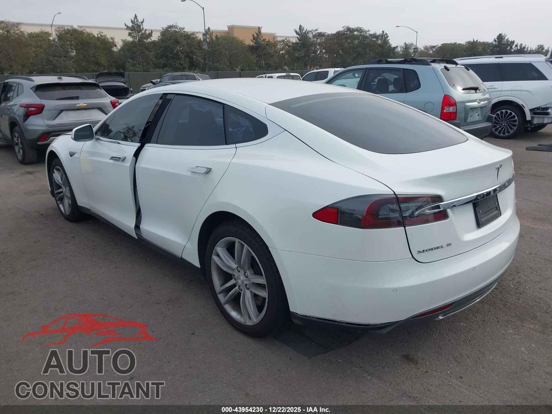 TESLA MODEL S 2013 - 5YJSA1CNXDFP28144